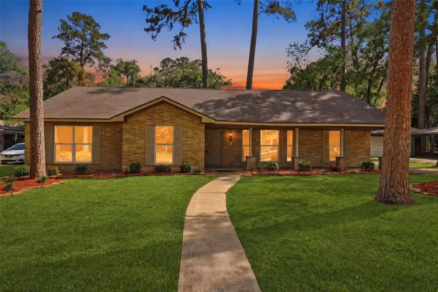 Photo 2 of 1914 Lazy Grove Drive, Kingwood, TX