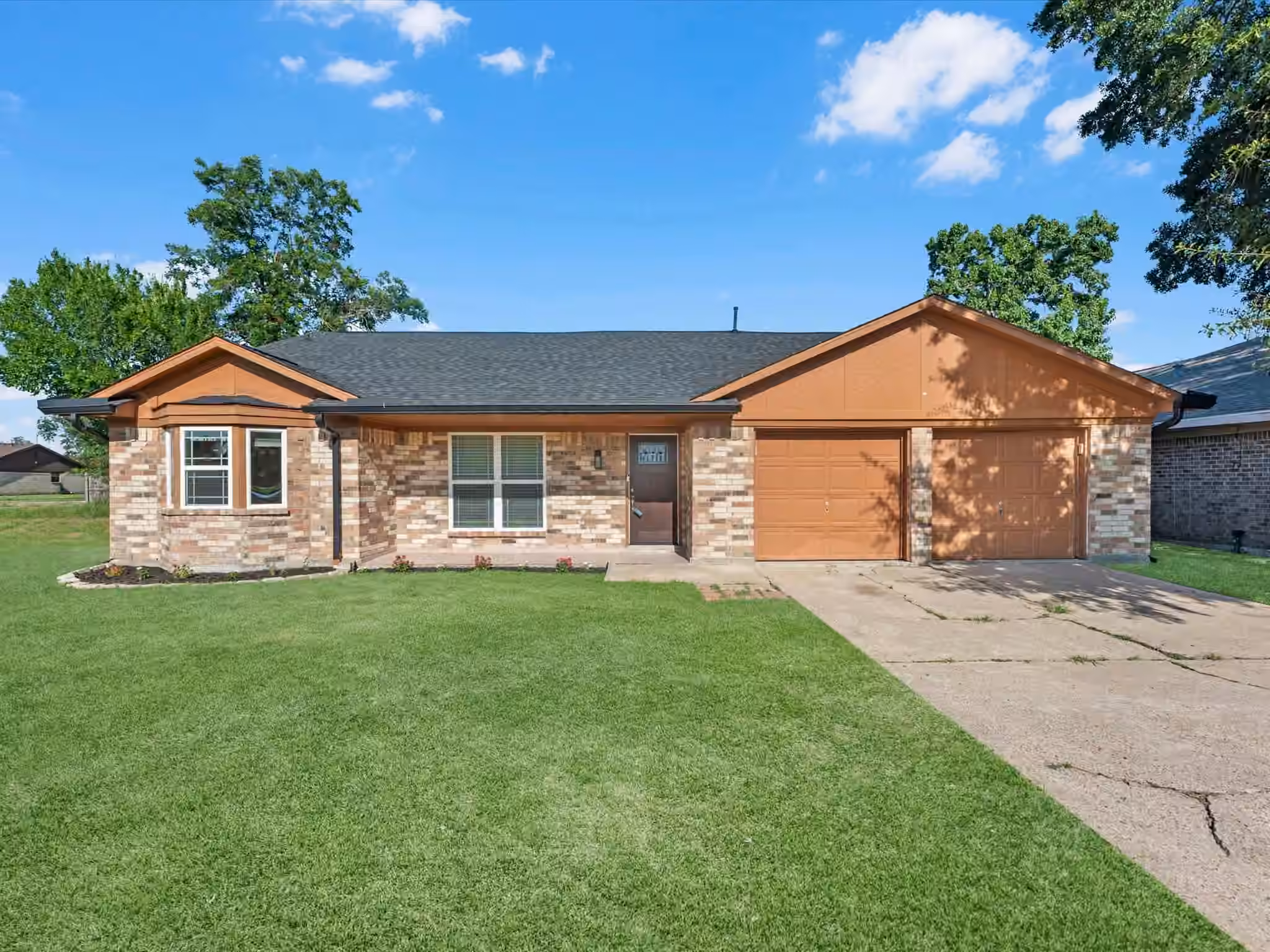 Photo 2 of 4318 Ponca Street, Pasadena, TX