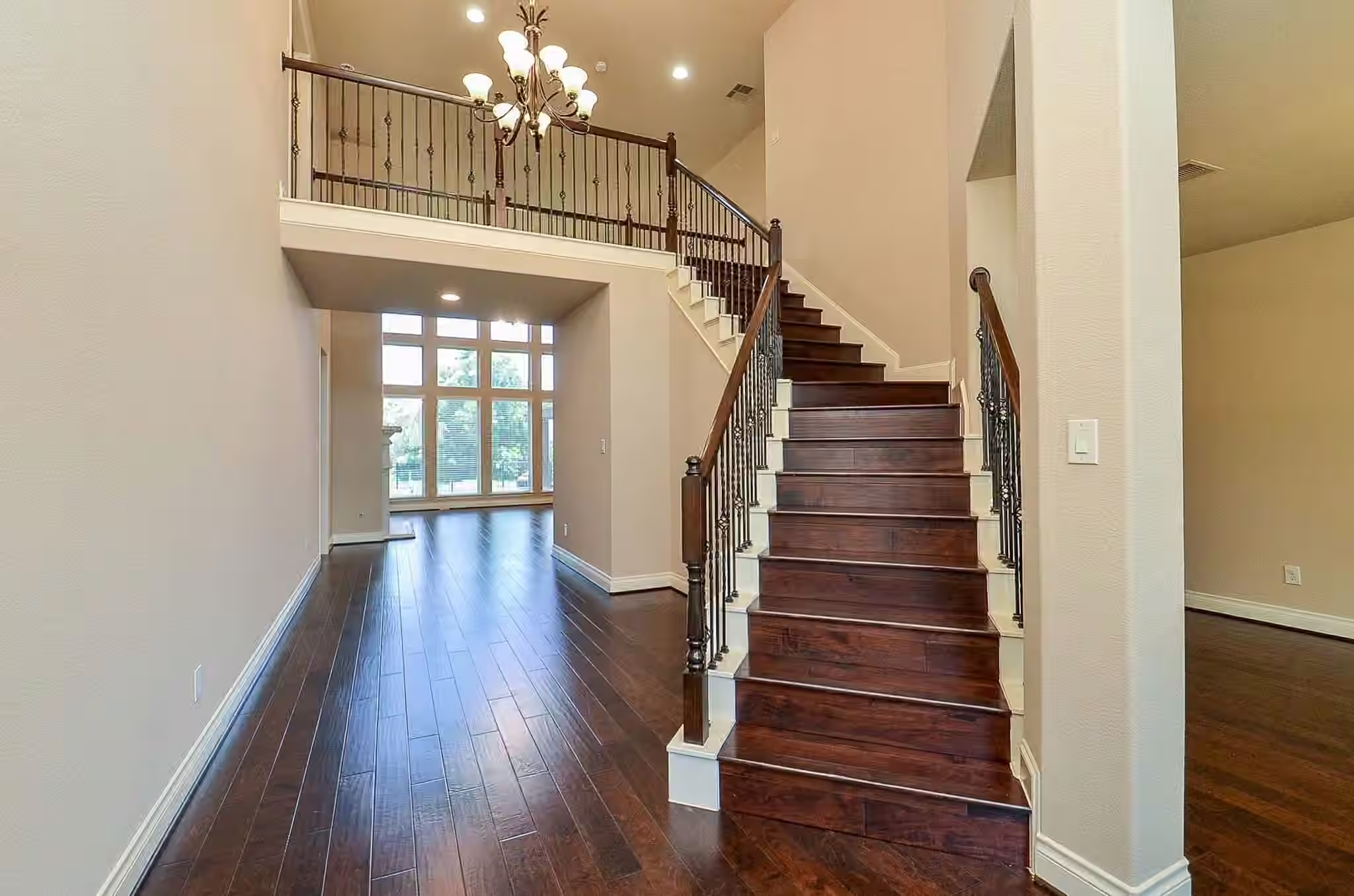 Photo 5 of 4107 Orchard Arbor Lane, Sugar Land, TX