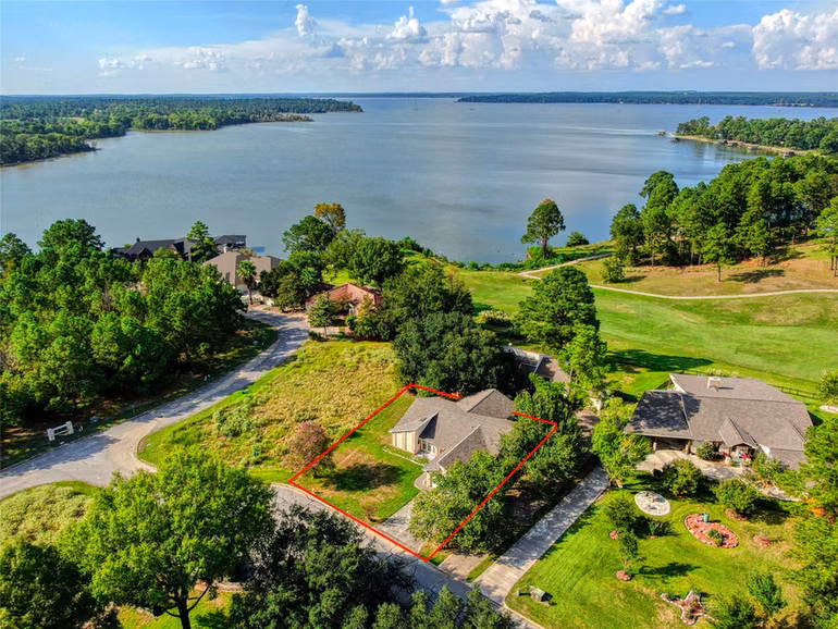 Photo of 22516 Pebble Beach Way, Huntsville, TX 77320