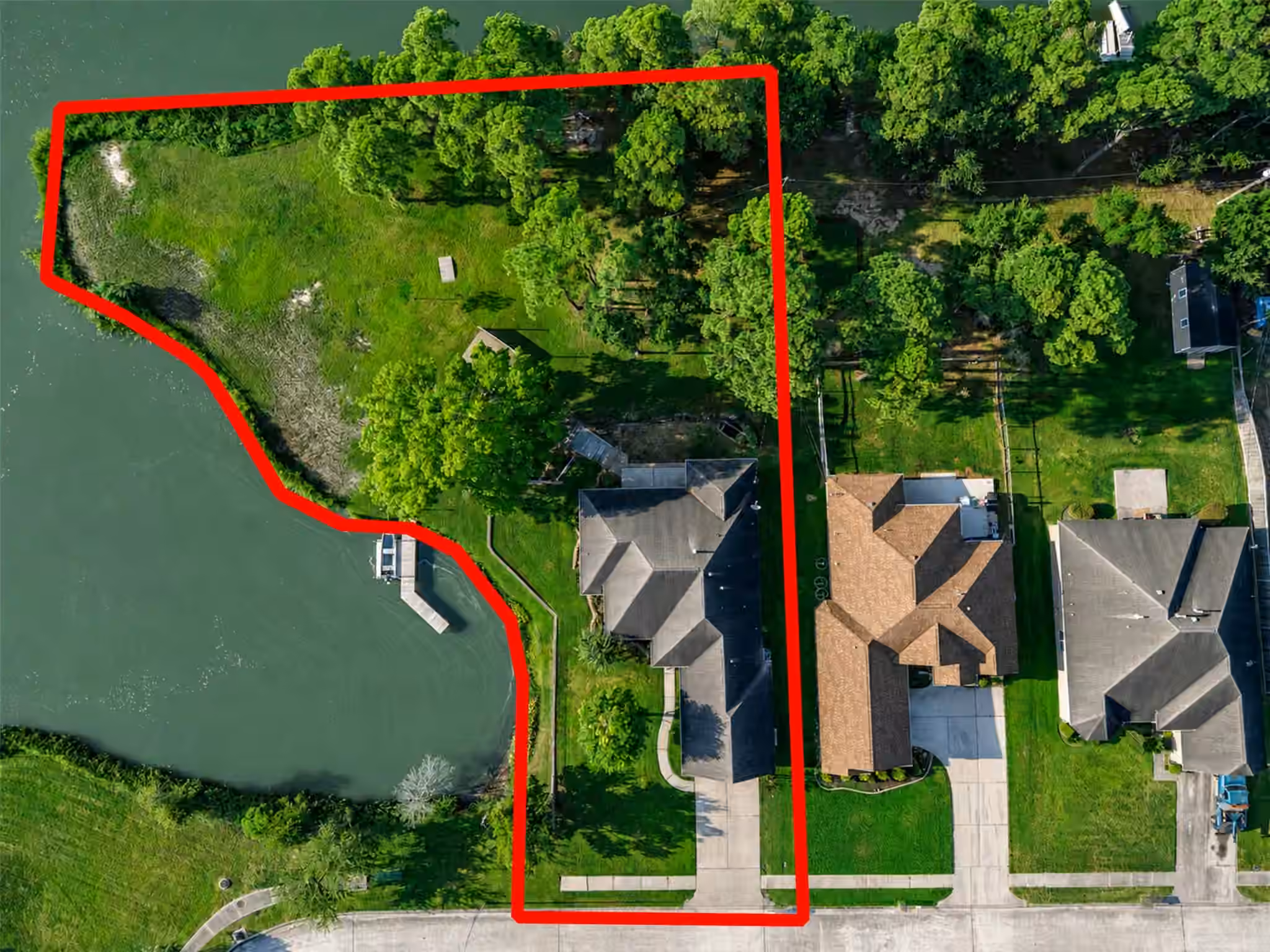Photo 3 of 3535 Bayou Forest Drive, La Porte, TX