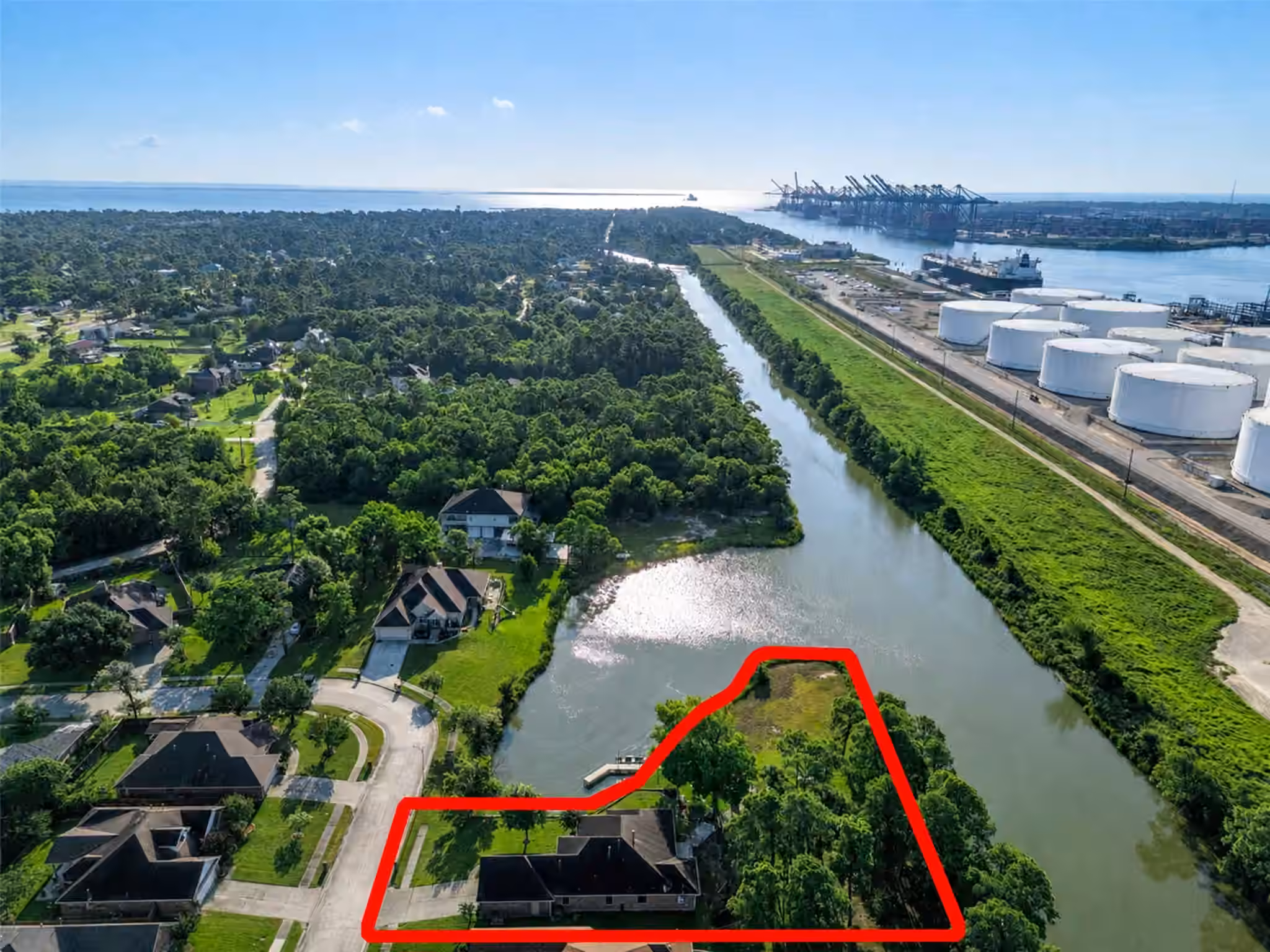 Photo 4 of 3535 Bayou Forest Drive, La Porte, TX