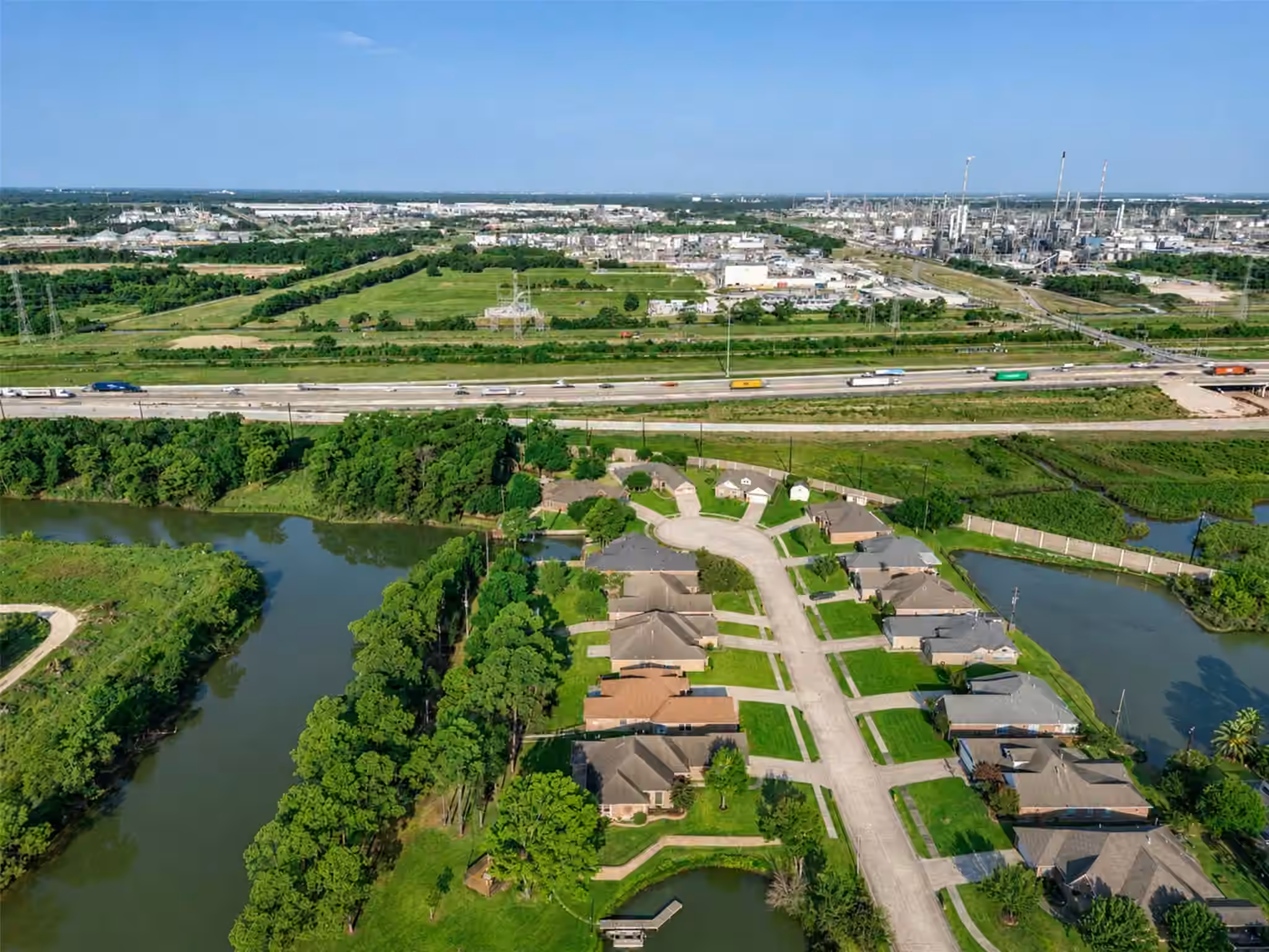 Photo 5 of 3535 Bayou Forest Drive, La Porte, TX