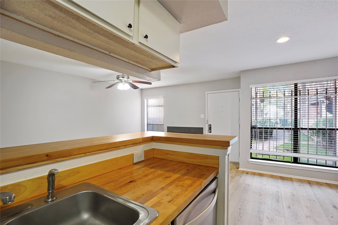 Photo 3 of 6633 W Airport Boulevard 1208, Houston, TX