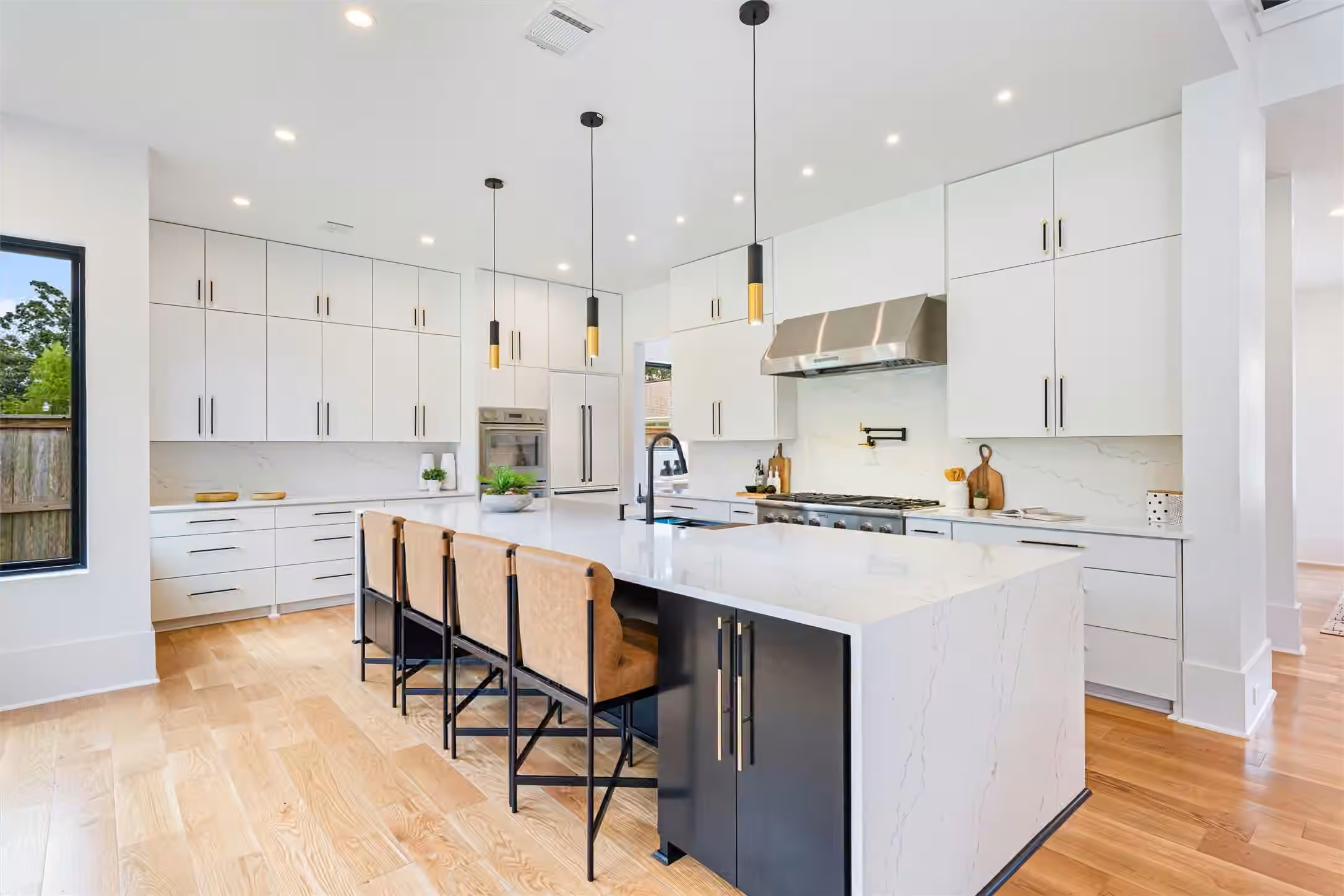 Photo 4 of 1730 Parana Drive, Houston, TX