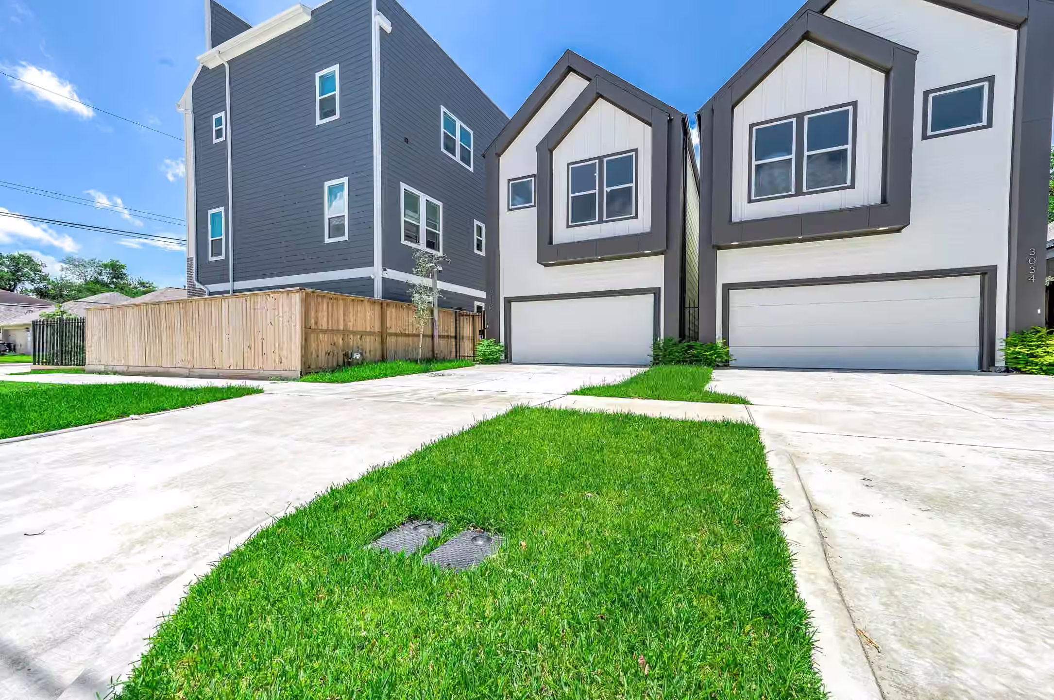 Photo 2 of 3036 Mcgowen Street, Houston, TX