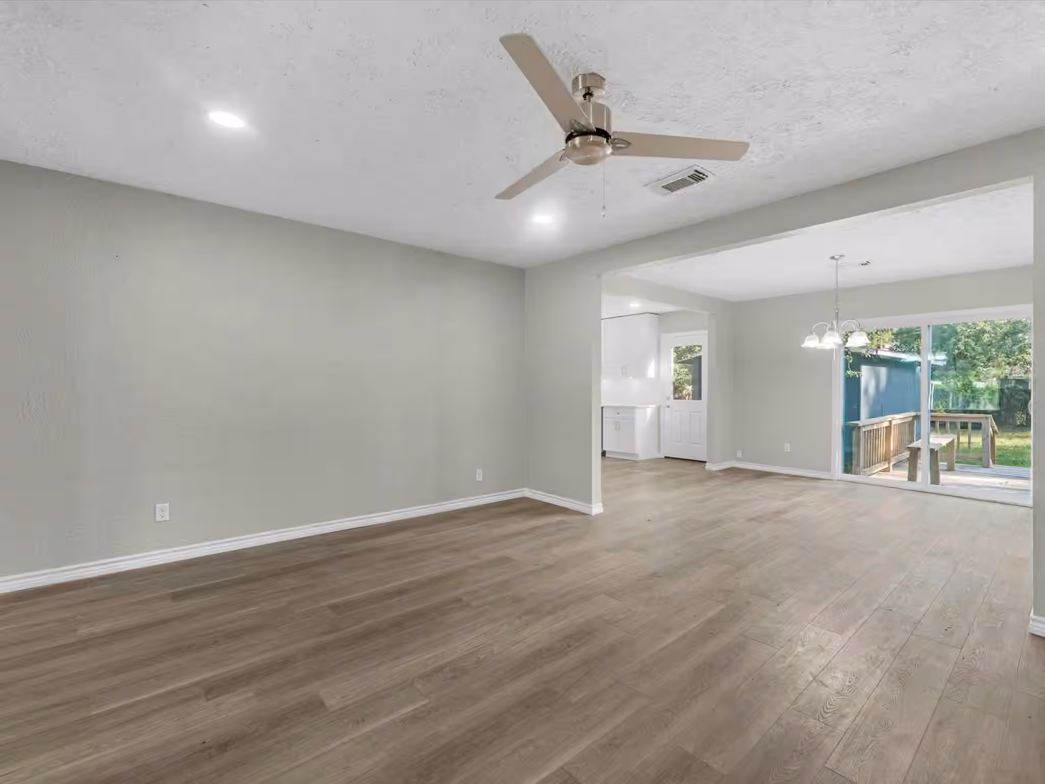 Photo 3 of 4513 Normandy Way, Houston, TX