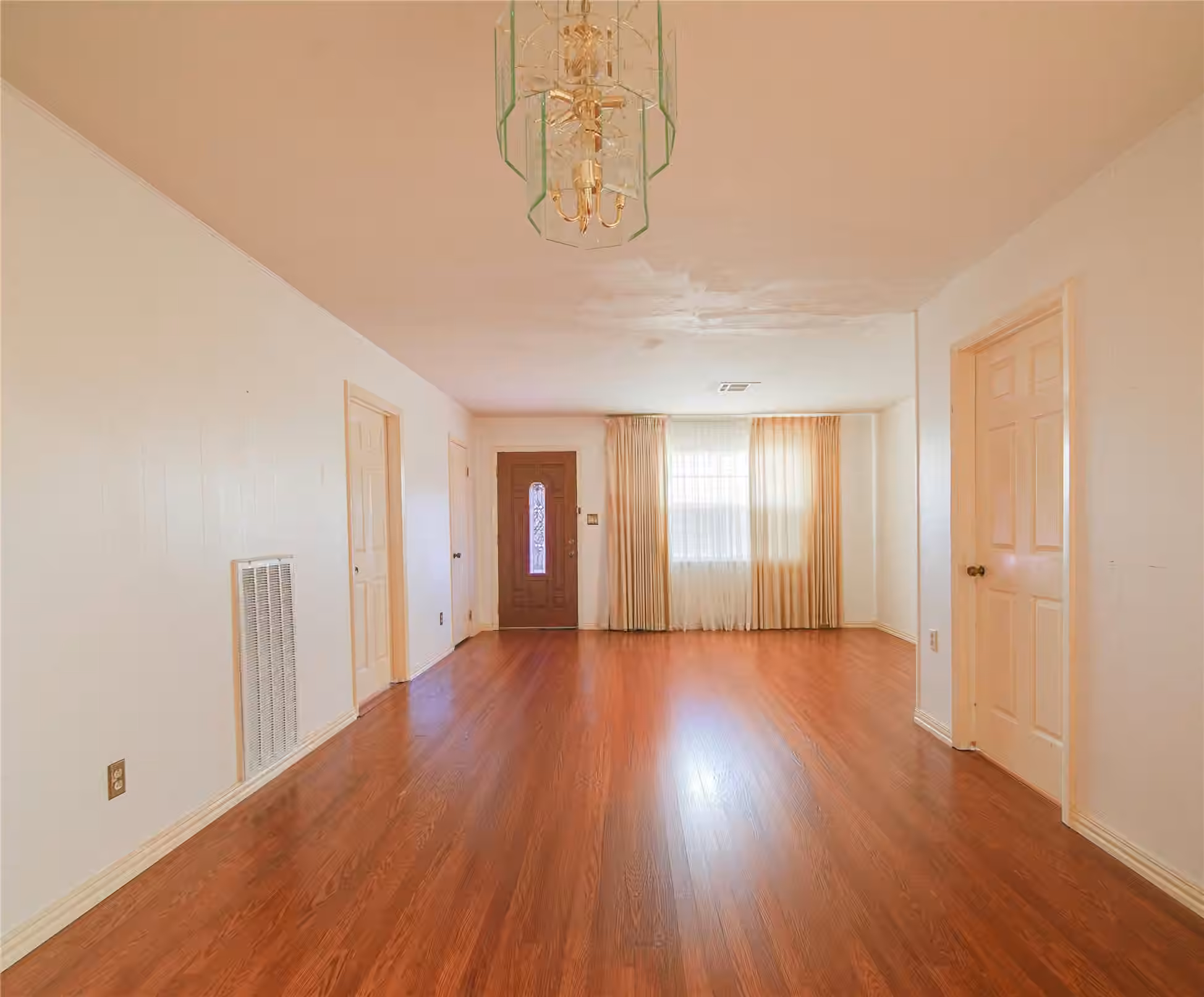 Photo 2 of 3127 Brisbane Street, Houston, TX