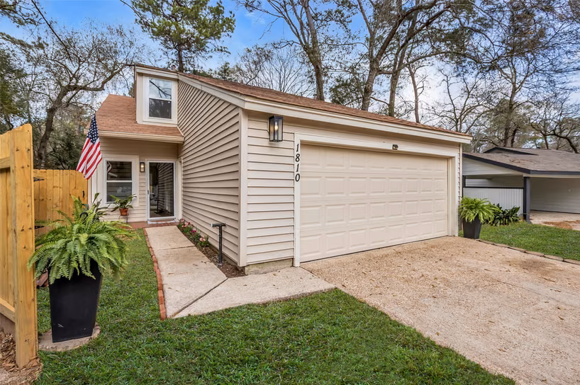 Photo of 1810 N Red Cedar Circle, The Woodlands, TX 77380