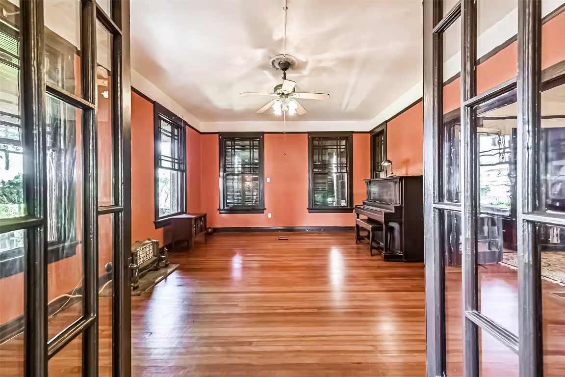 Photo 4 of 2911 Broadway Street, Galveston, TX