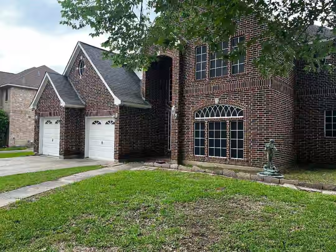 Photo 2 of 4508 Park Shadow Drive, Baytown, TX