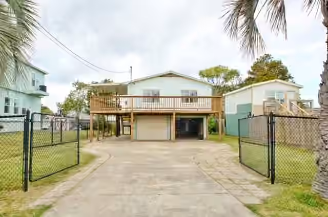 Photo 5 of 1112 7th Street, San Leon, TX