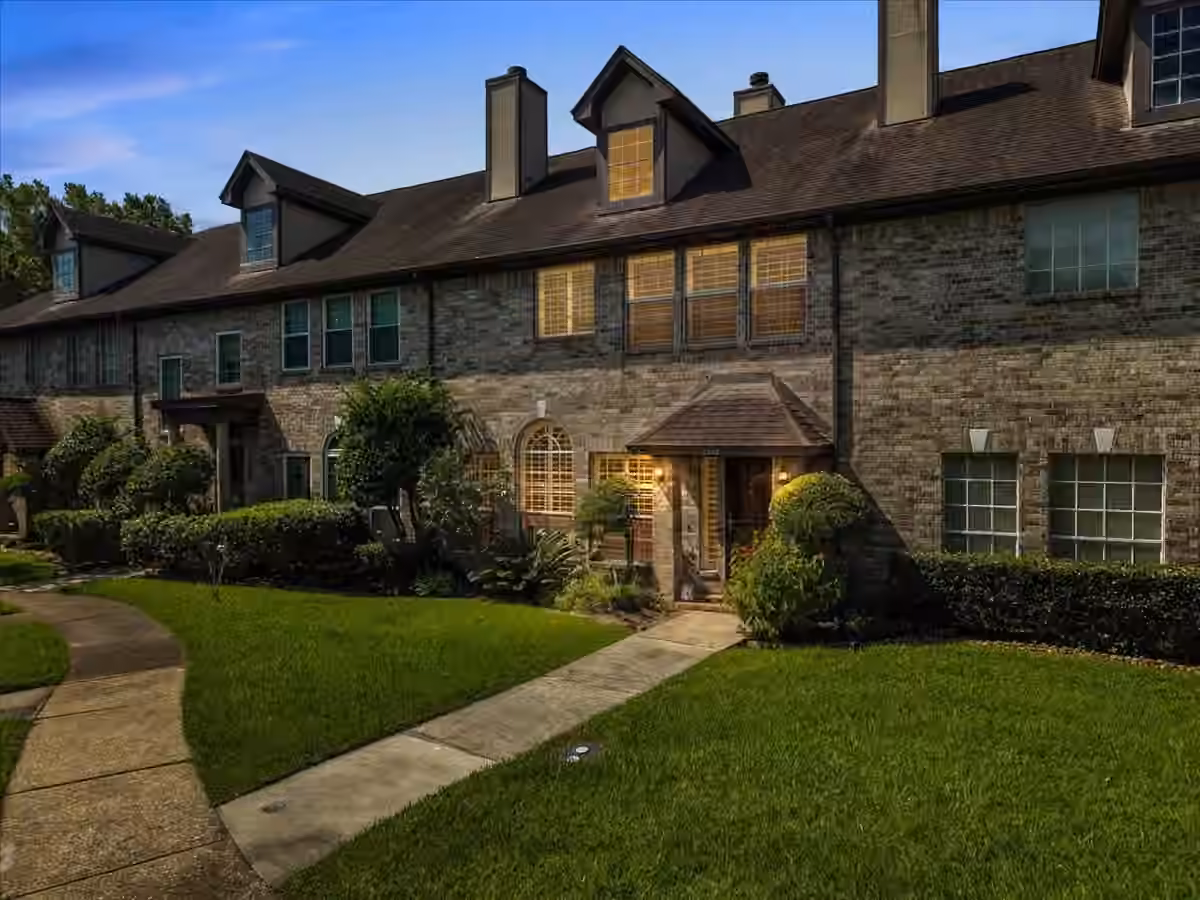Photo 2 of 2242 Gemini Street, Houston, TX