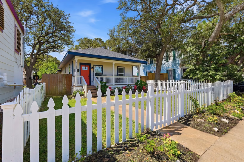 Photo of 3511 Avenue Q, Galveston, TX