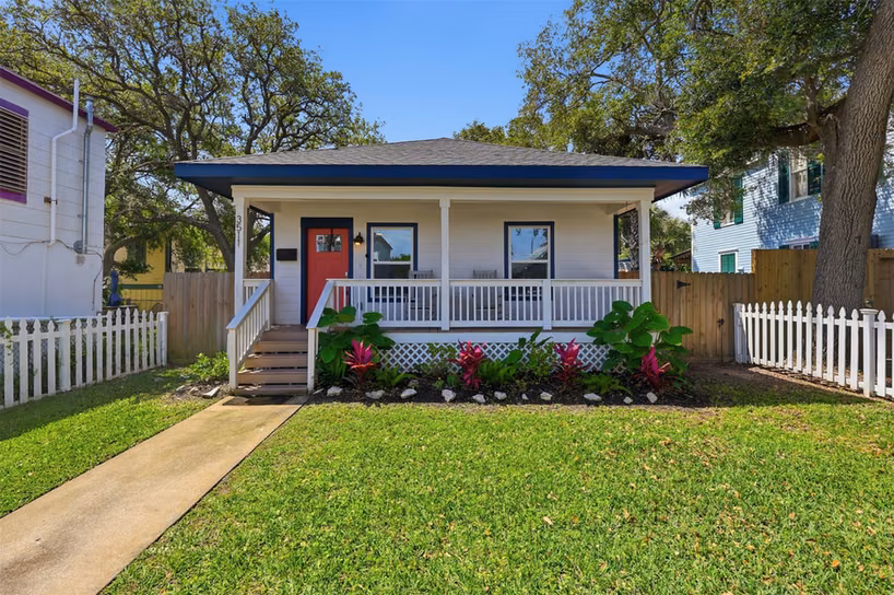 Photo 3 of 3511 Avenue Q, Galveston, TX
