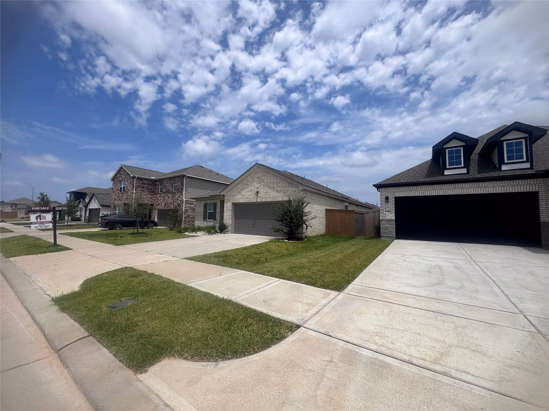 Photo 2 of 27310 Clear Breeze Drive, Katy, TX