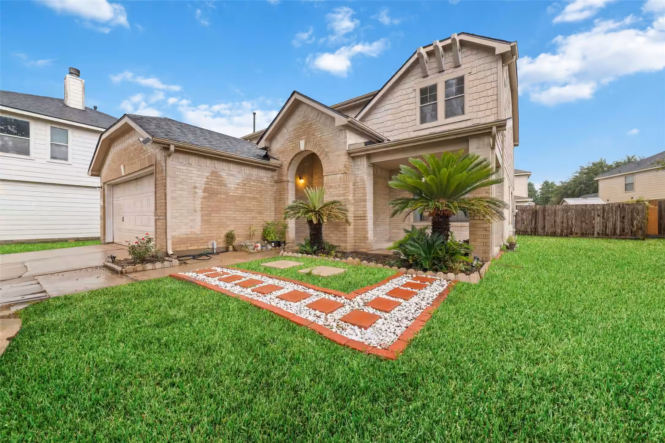 Photo 5 of 527 Remington Point Court, Houston, TX