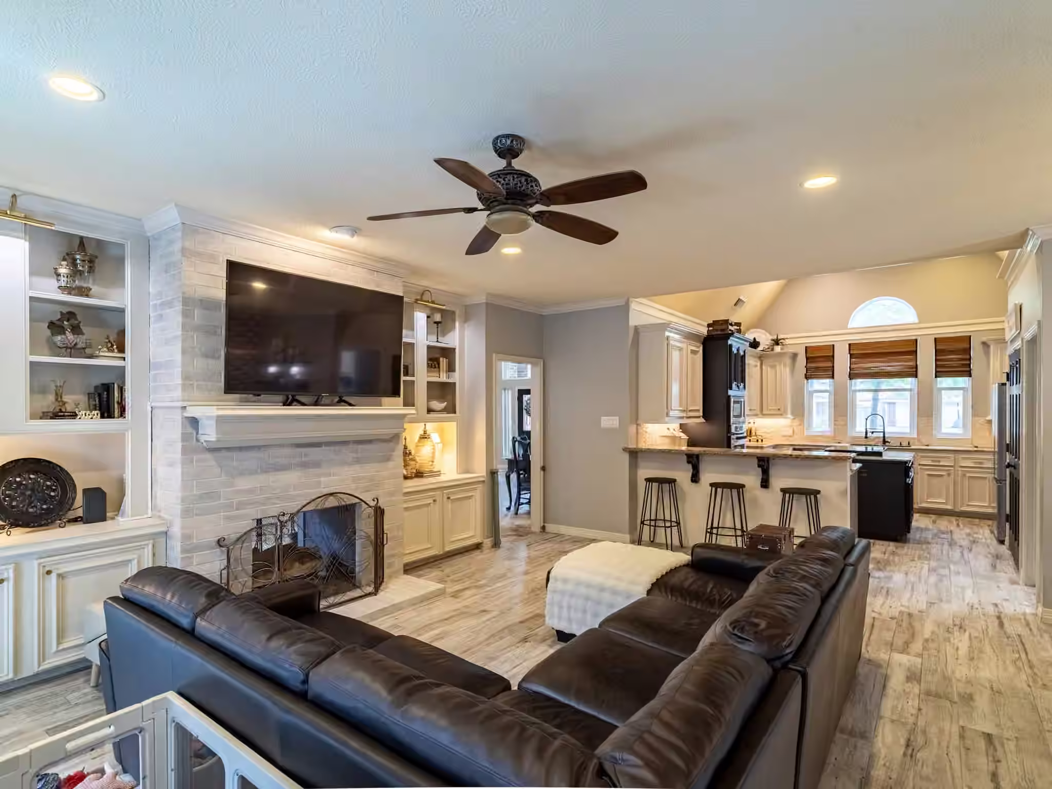 Photo 3 of 14706 Sandy Creek Drive, Houston, TX