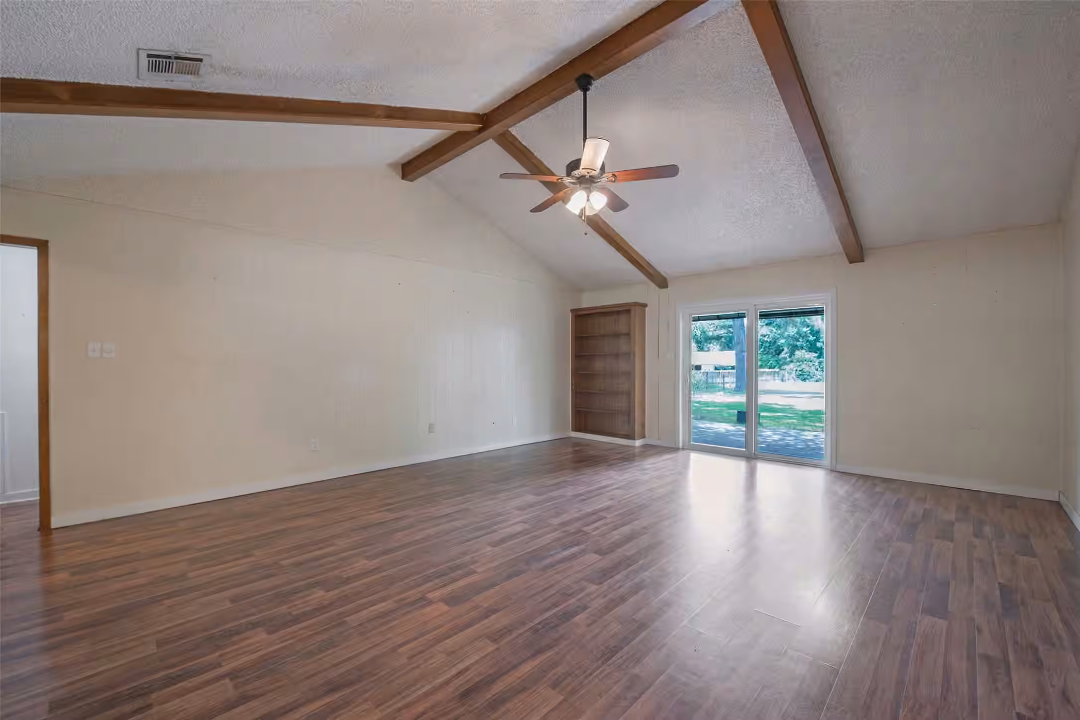 Photo 6 of 504 Walnut Street, Waller, TX