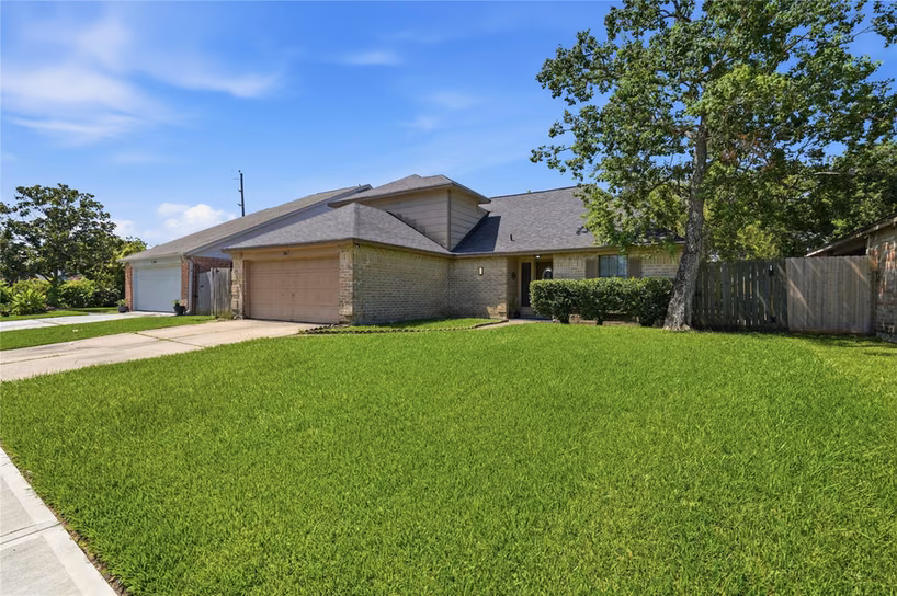 Photo 2 of 5314 Treewood Drive, Humble, TX