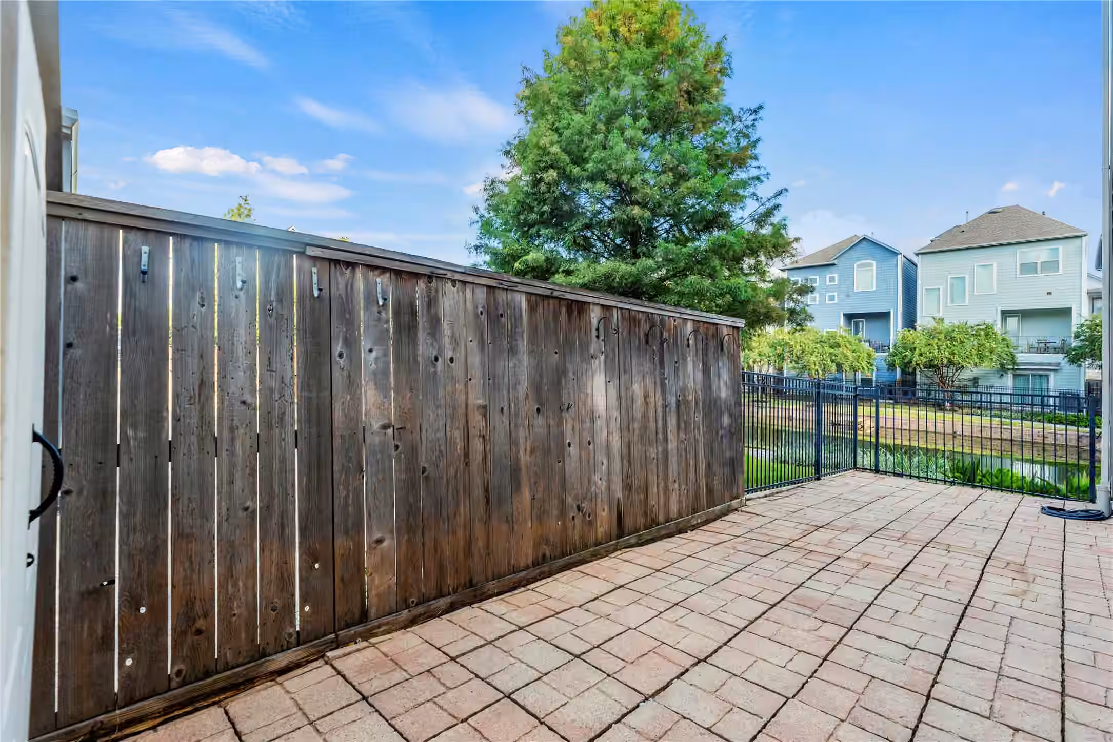 Photo 3 of 11006 Joedell Lane, Houston, TX 77043