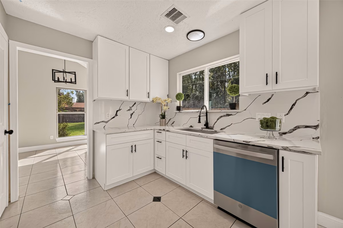 Photo 10 of 12518 Versailles Drive, Houston, TX 77015