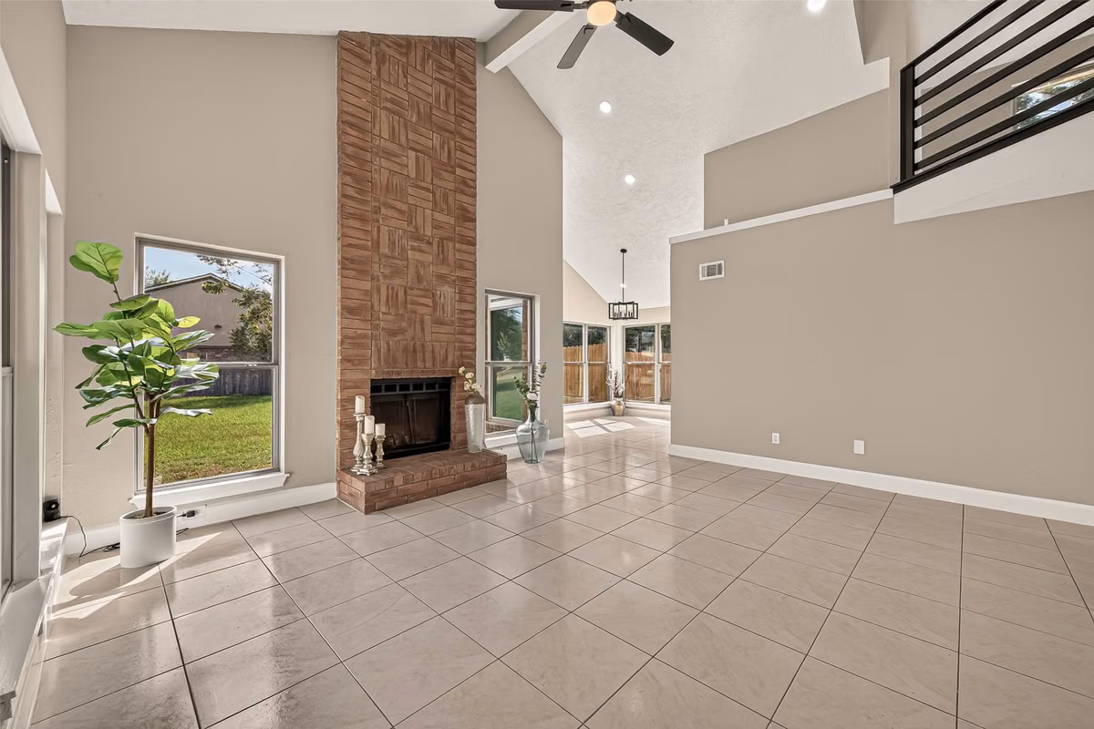 Photo 4 of 12518 Versailles Drive, Houston, TX 77015