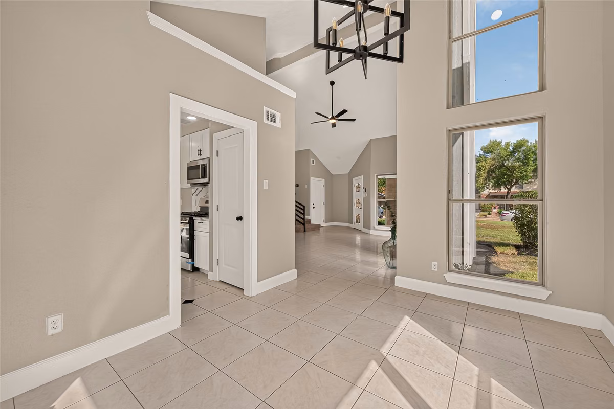 Photo 8 of 12518 Versailles Drive, Houston, TX 77015
