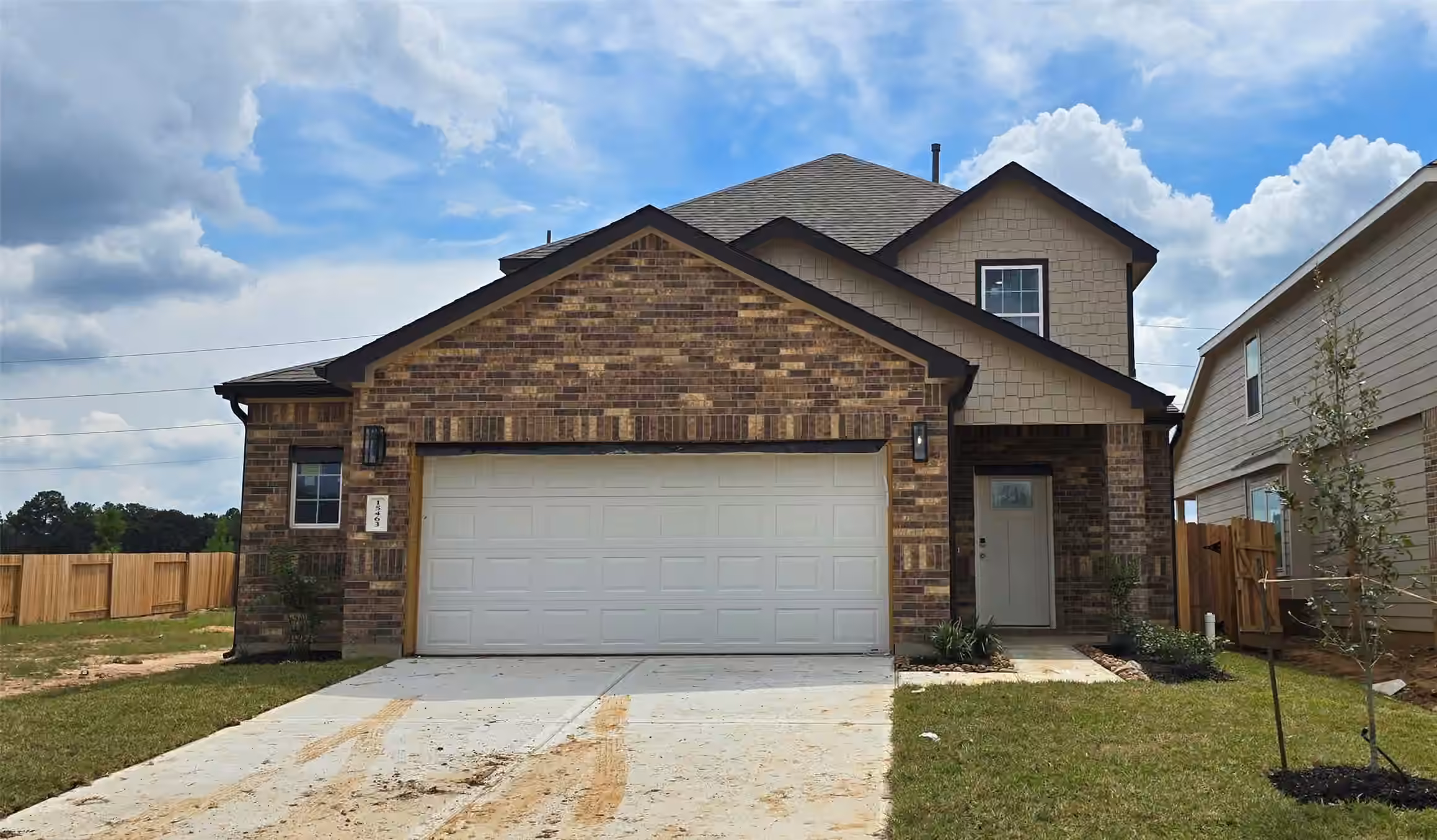 Photo 2 of 15463 Woody Haven Drive, Conroe, TX