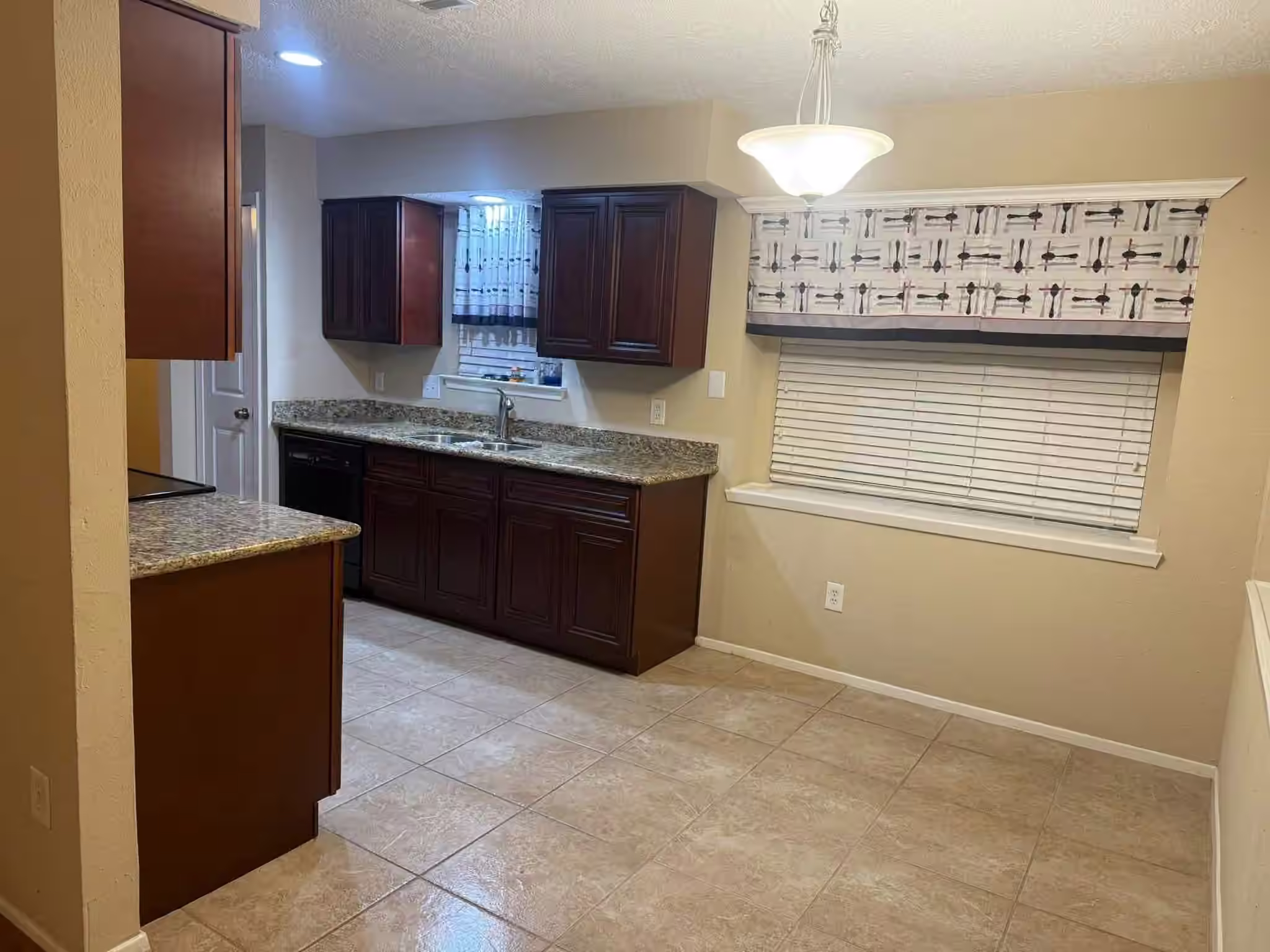 Photo 6 of 9415 Kilrenny Drive, Spring, TX