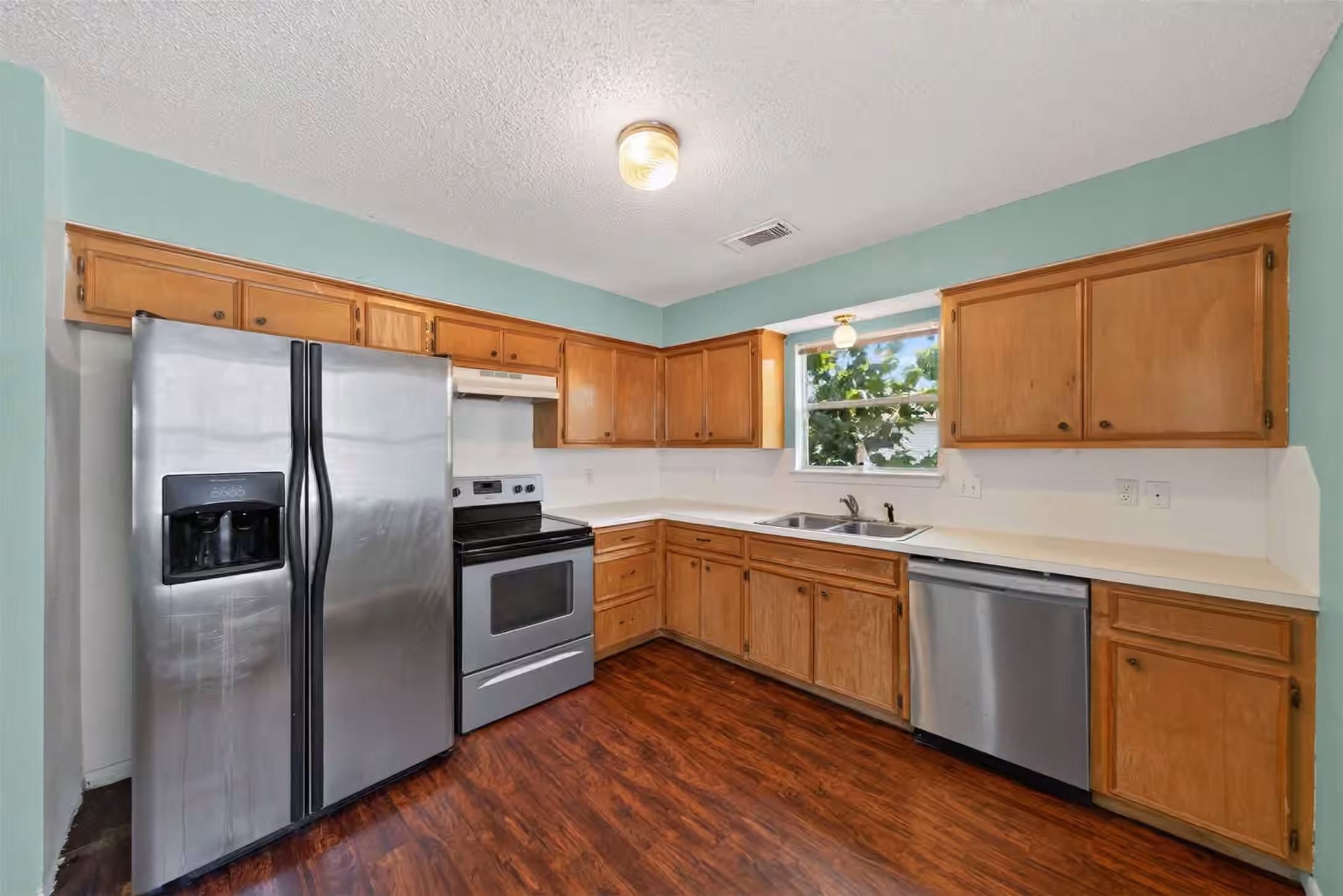 Photo 6 of 522 Oklahoma Avenue, Bacliff, TX