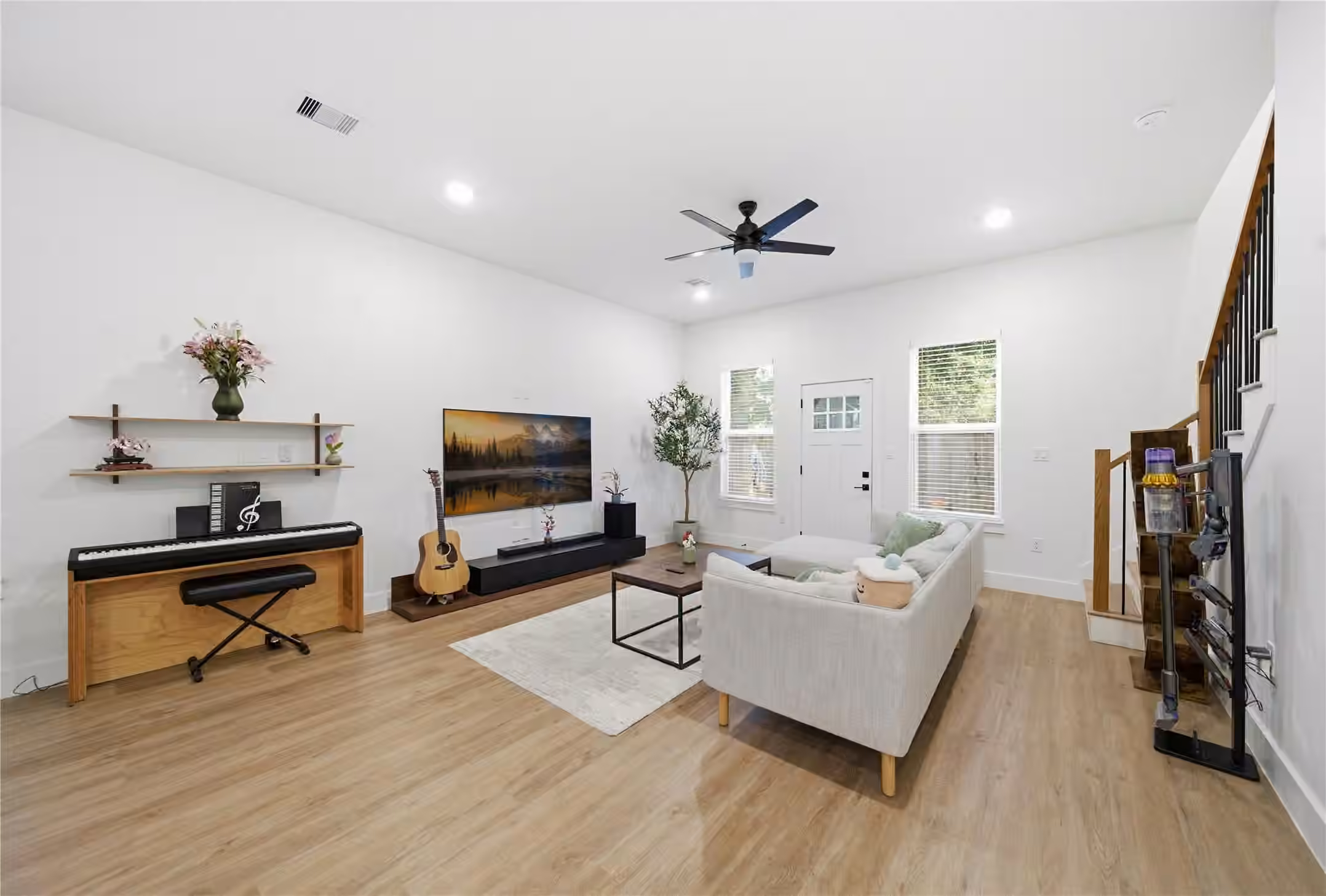 Photo 4 of 5218 San Juan Street, Houston, TX
