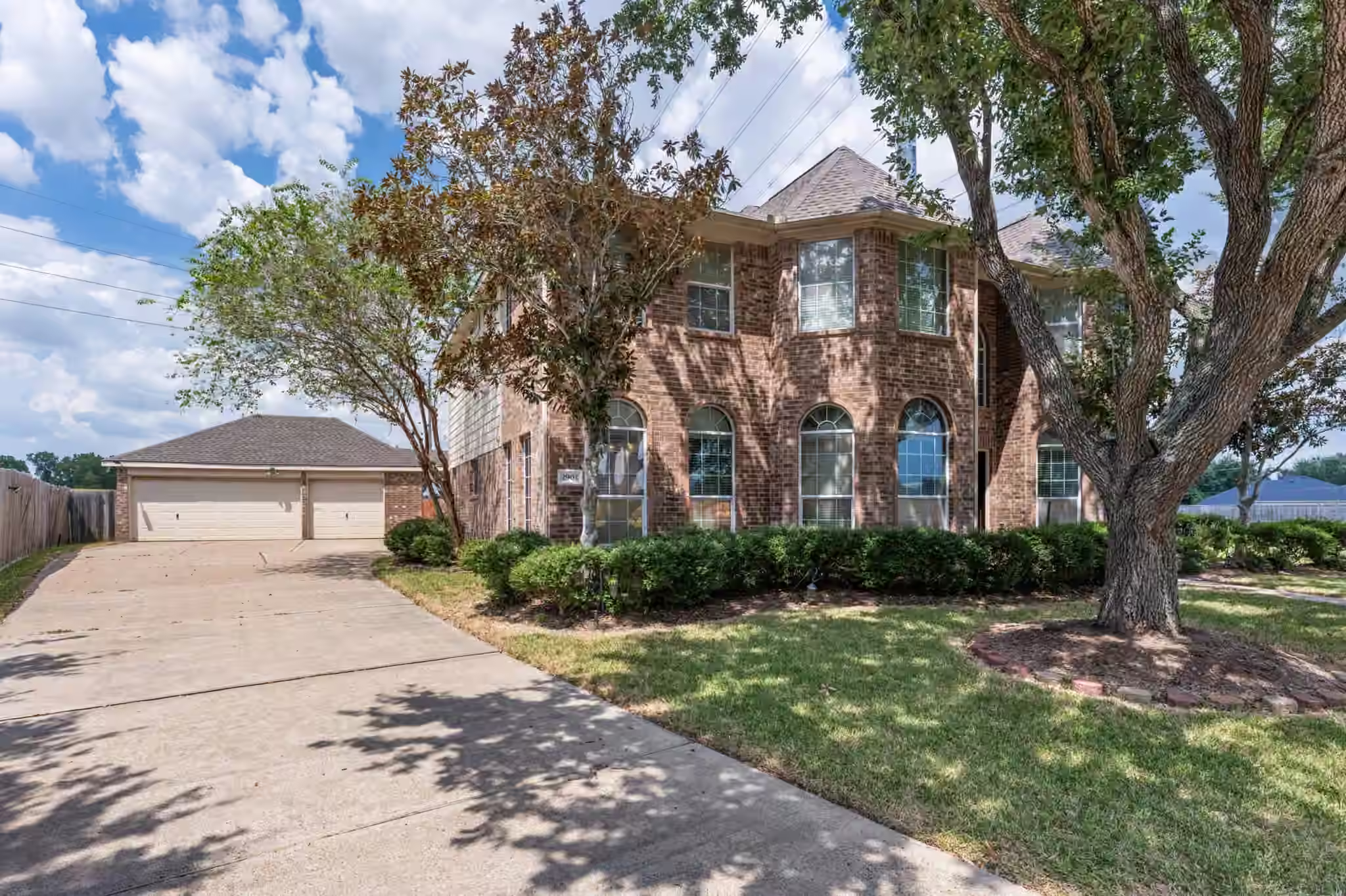 Photo 2 of 2902 Brannon Hill Lane, Sugar Land, TX