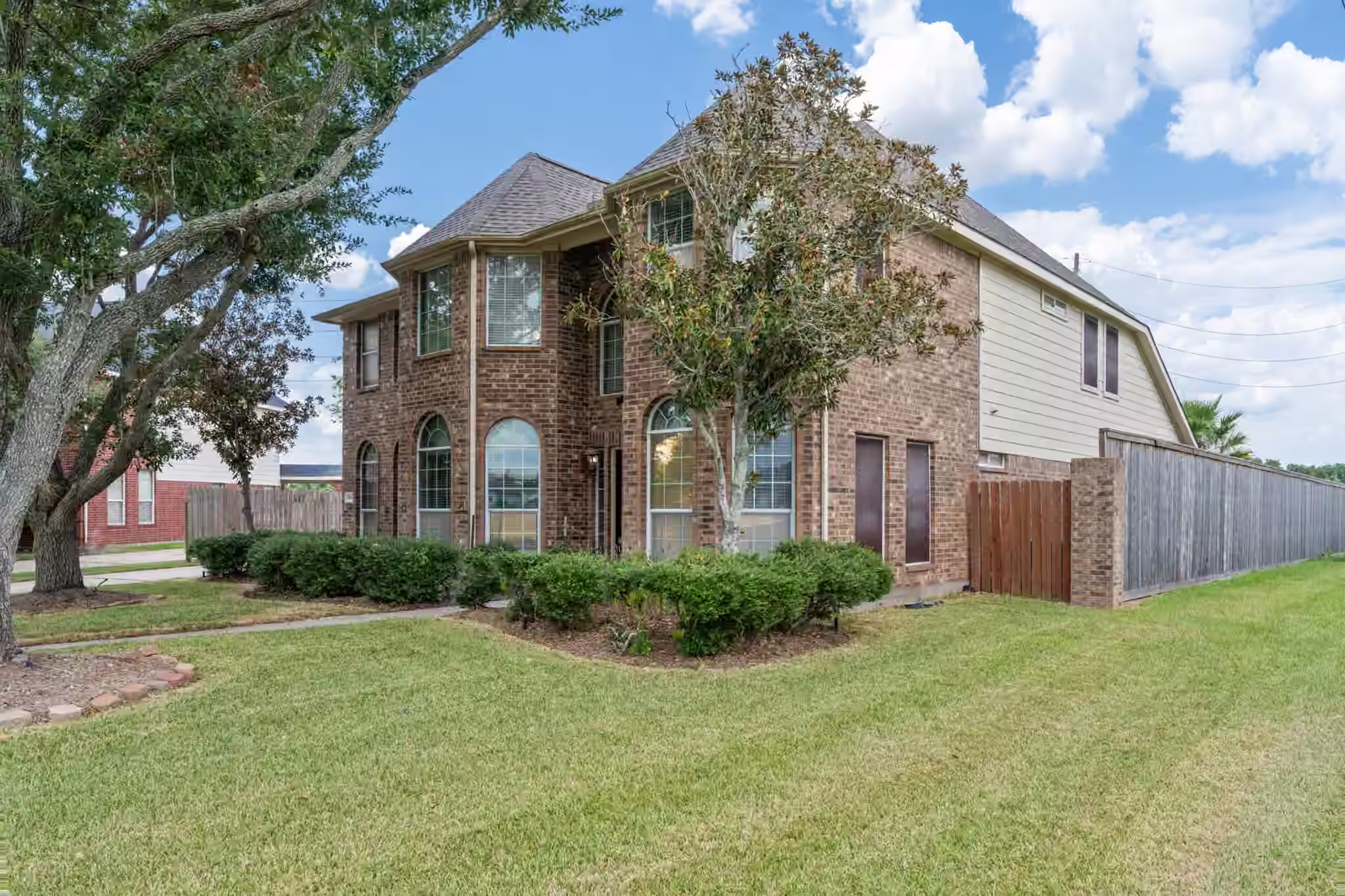Photo 3 of 2902 Brannon Hill Lane, Sugar Land, TX