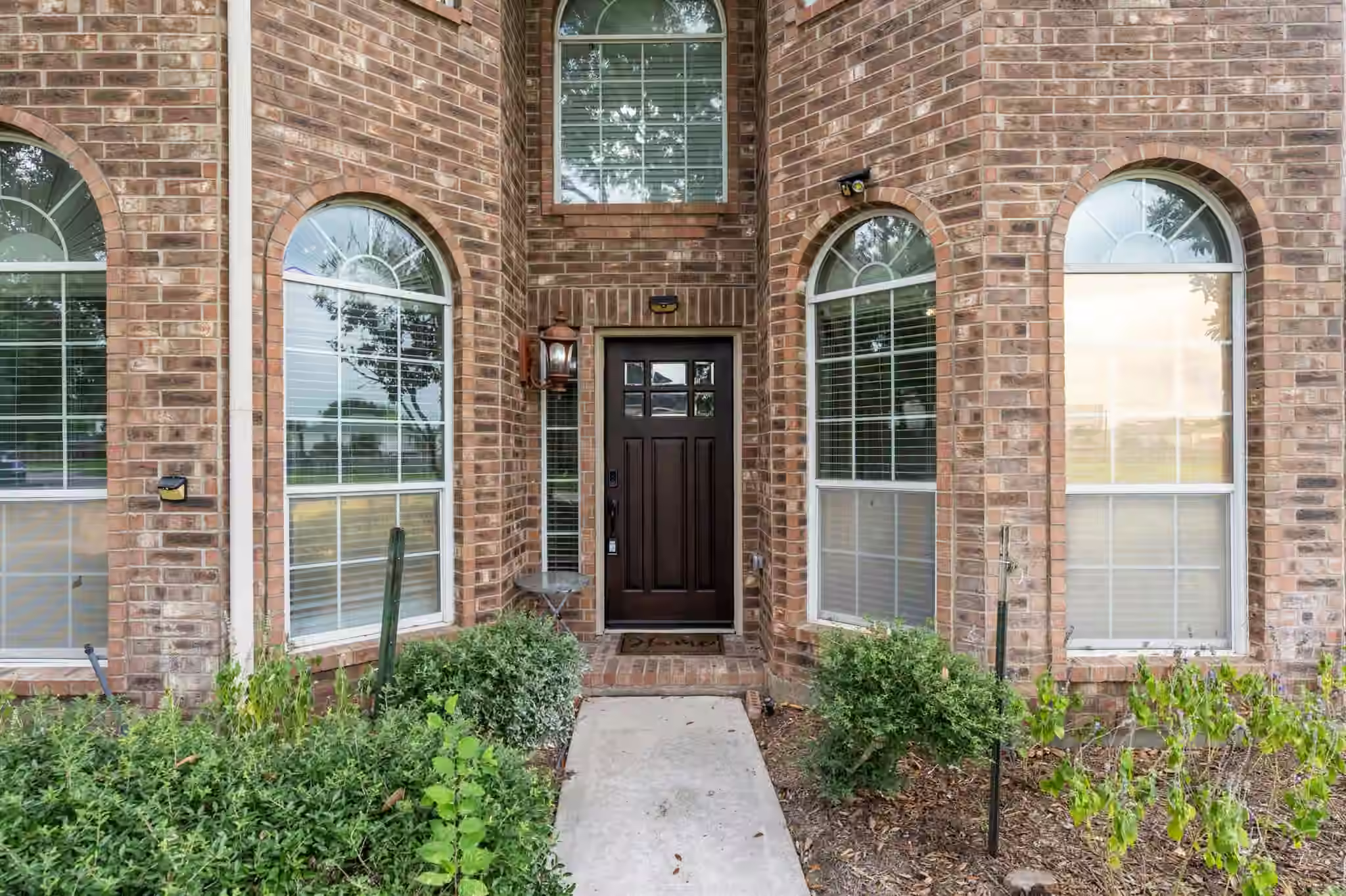 Photo 4 of 2902 Brannon Hill Lane, Sugar Land, TX