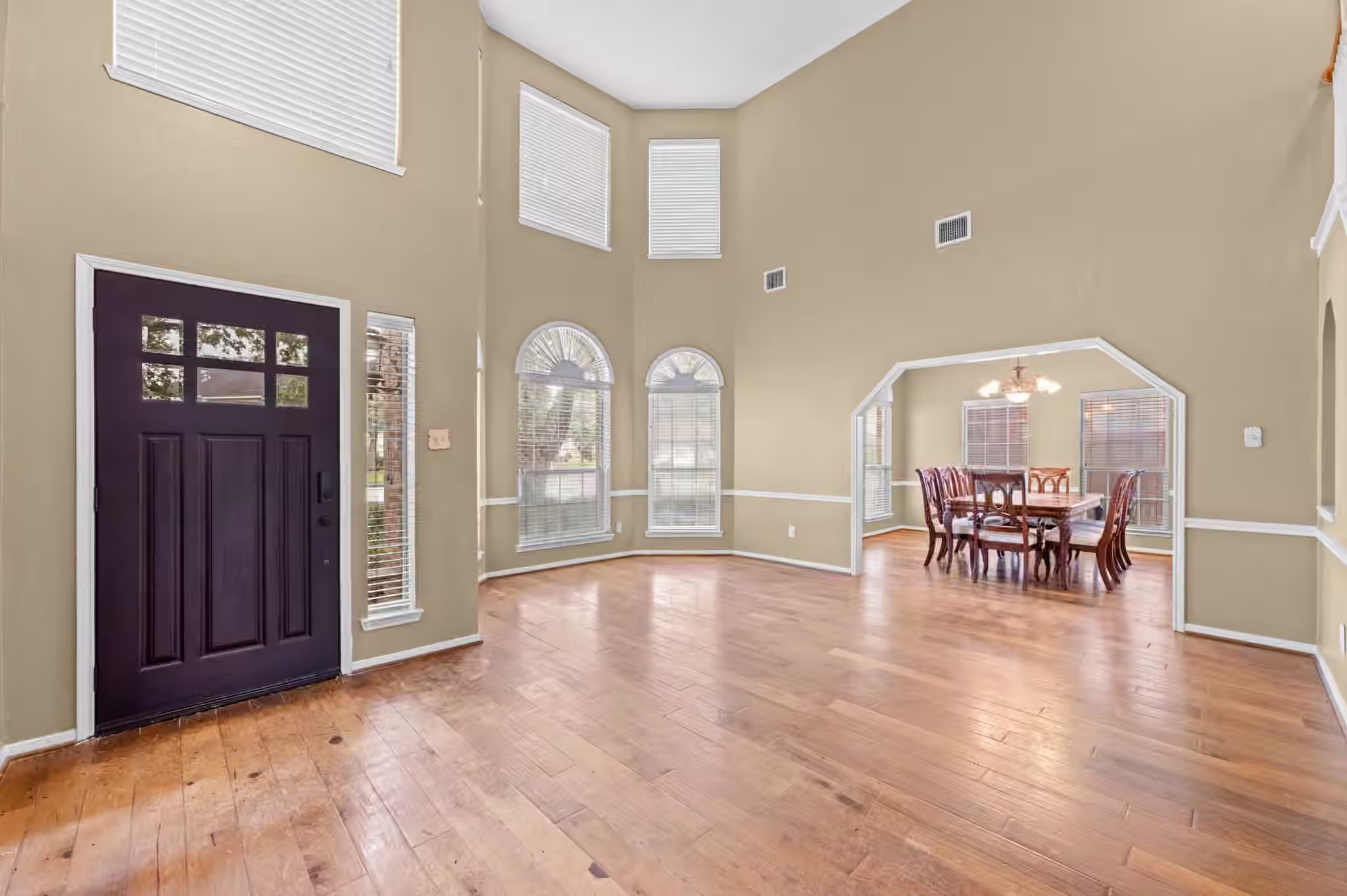 Photo 5 of 2902 Brannon Hill Lane, Sugar Land, TX