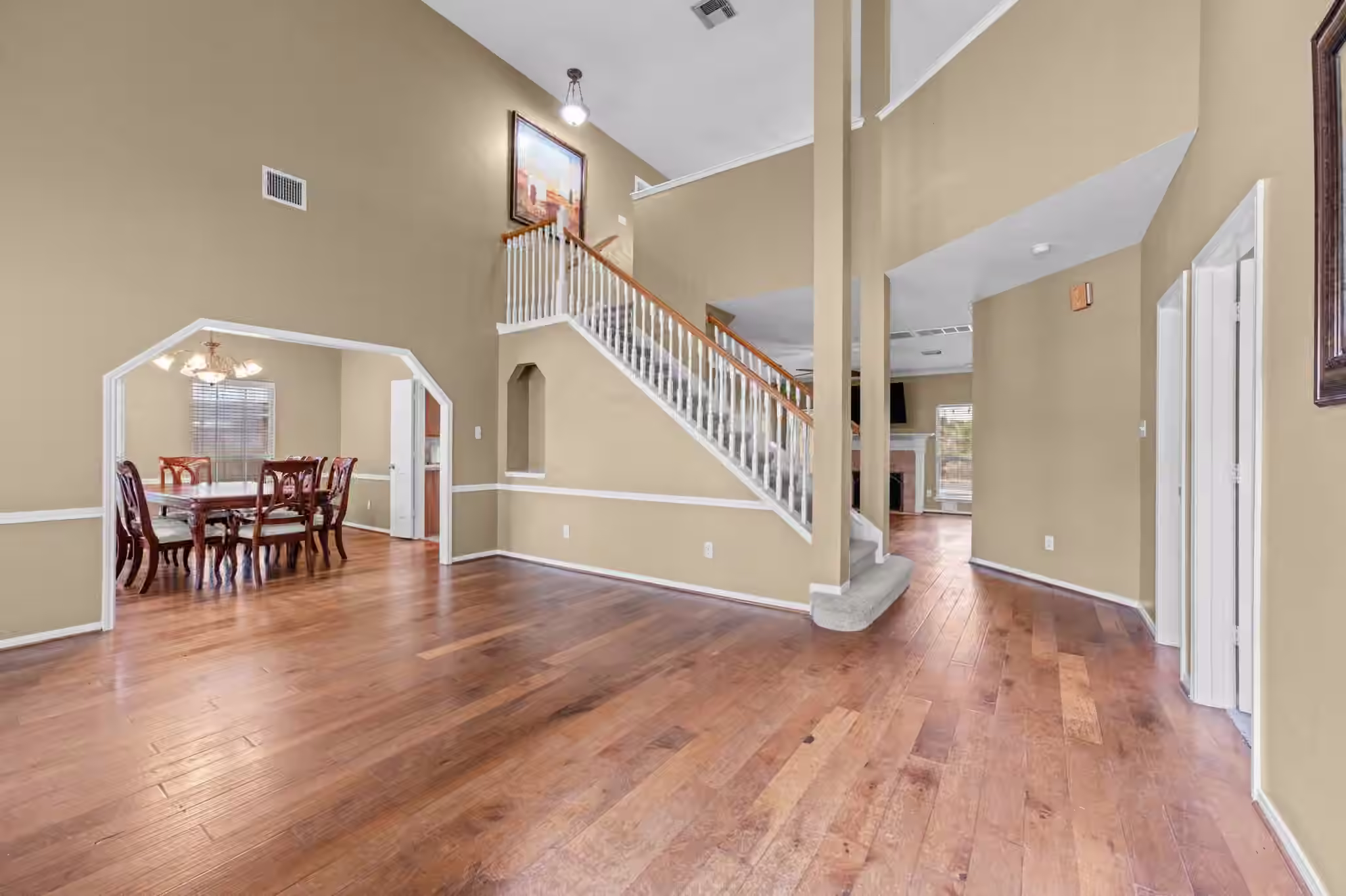 Photo 6 of 2902 Brannon Hill Lane, Sugar Land, TX