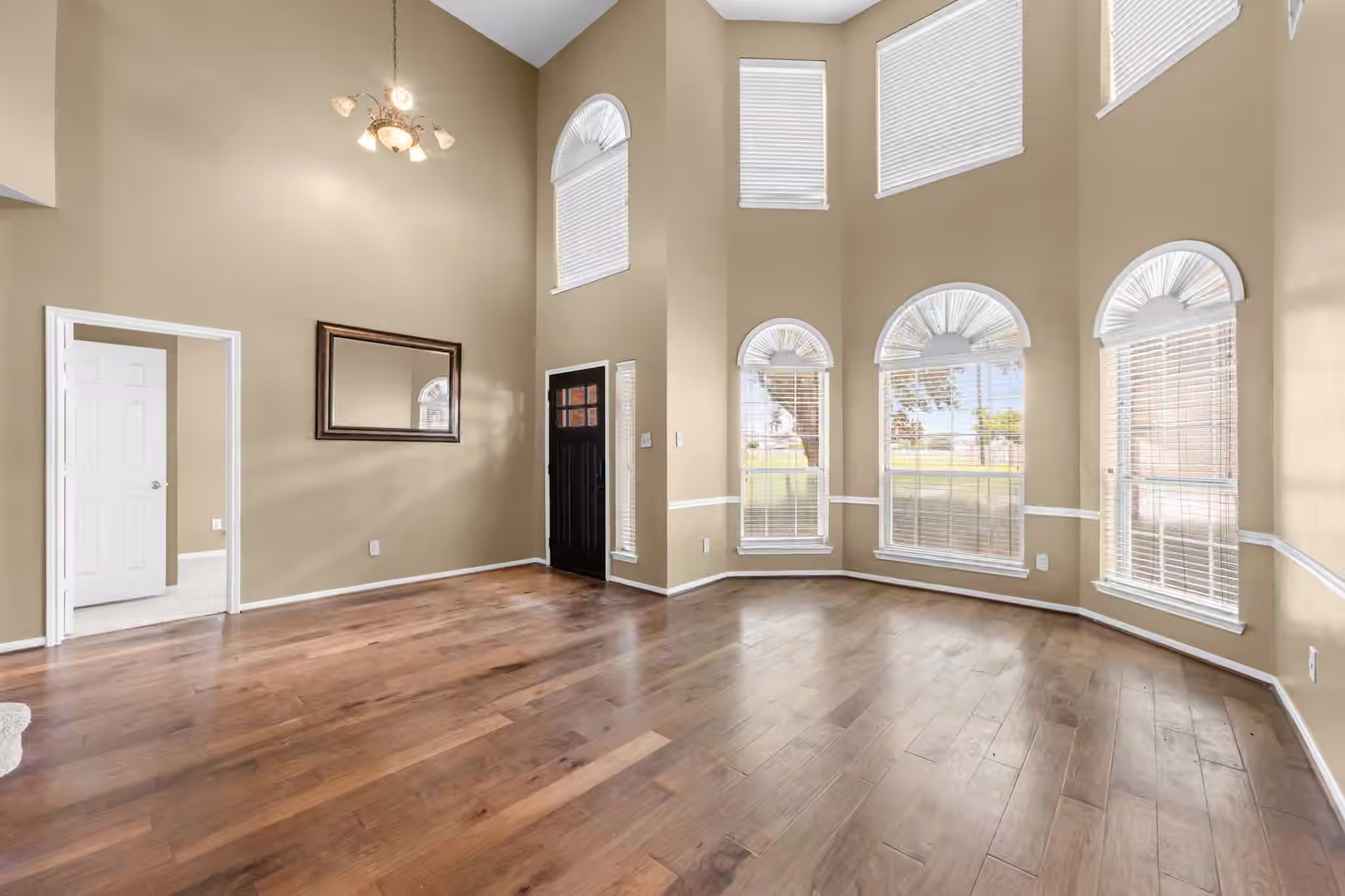 Photo 7 of 2902 Brannon Hill Lane, Sugar Land, TX