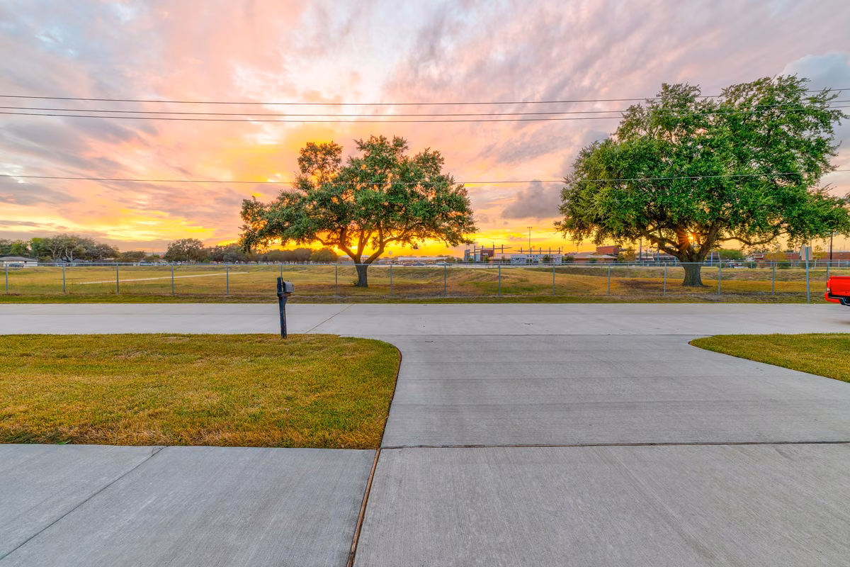 Photo of 617 Luella Avenue, Deer Park, TX 77536