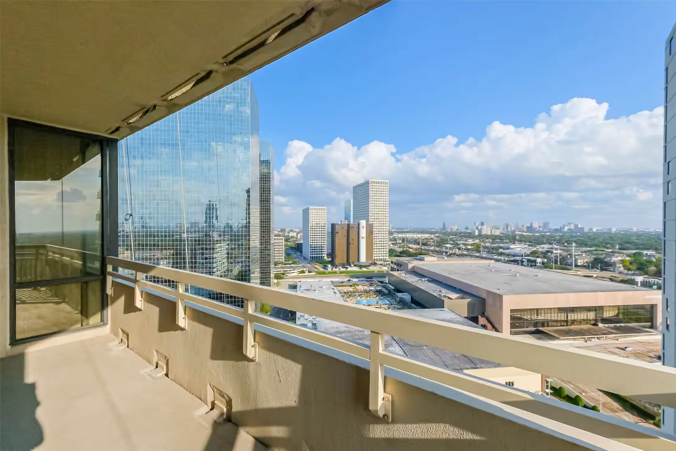 Photo 7 of 14 Greenway Plaza 21P, Houston, TX