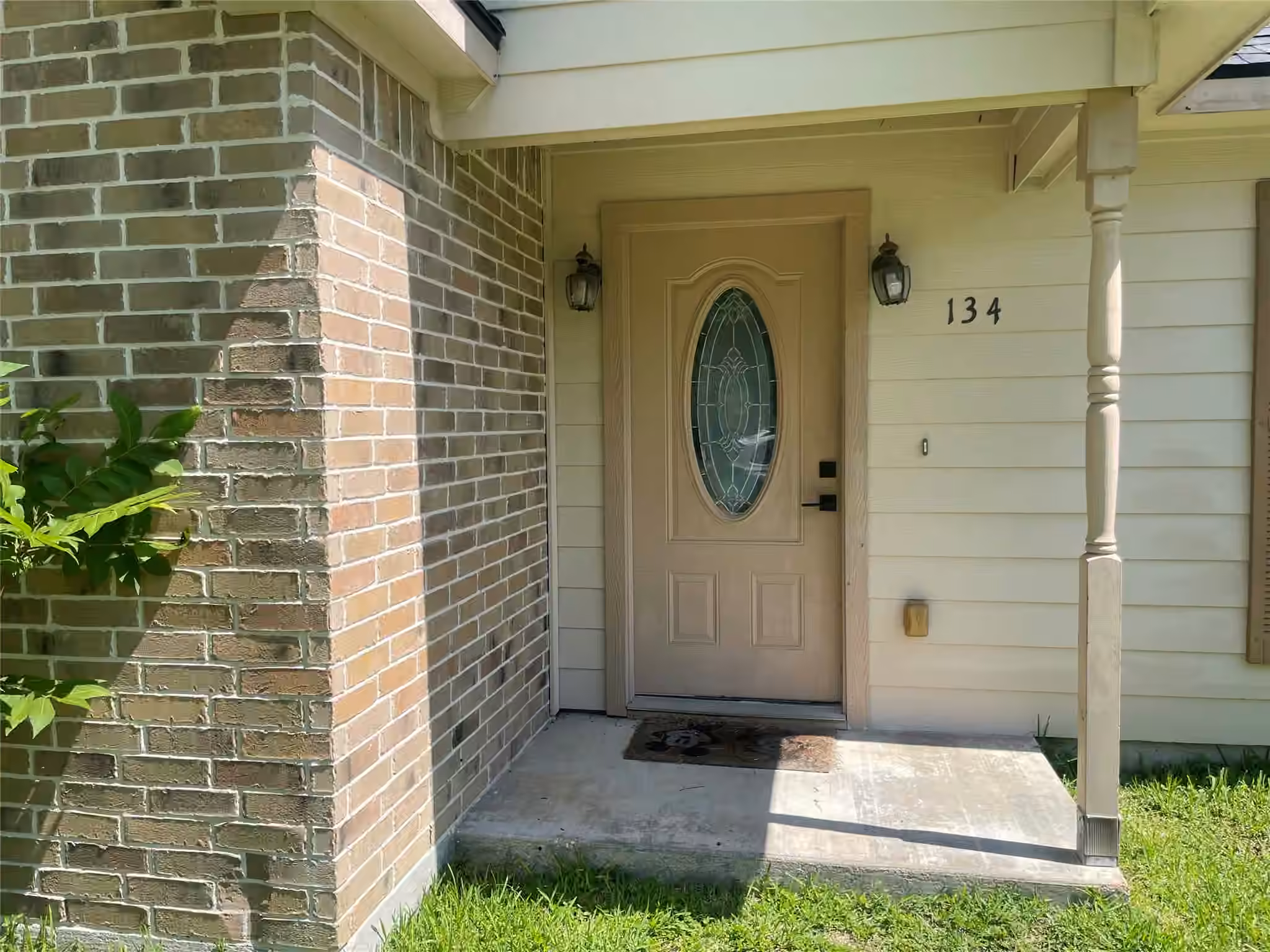 Photo 2 of 134 Bay Shore Drive, La Porte, TX