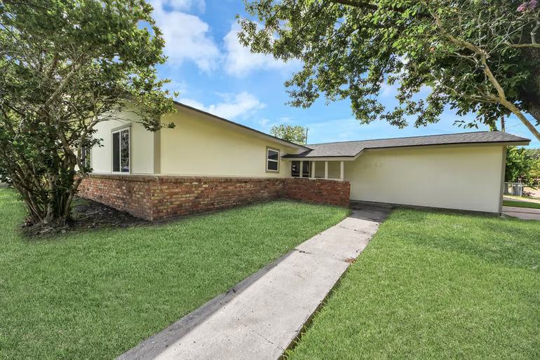 Photo 3 of 5743 Newquay Street, Houston, TX
