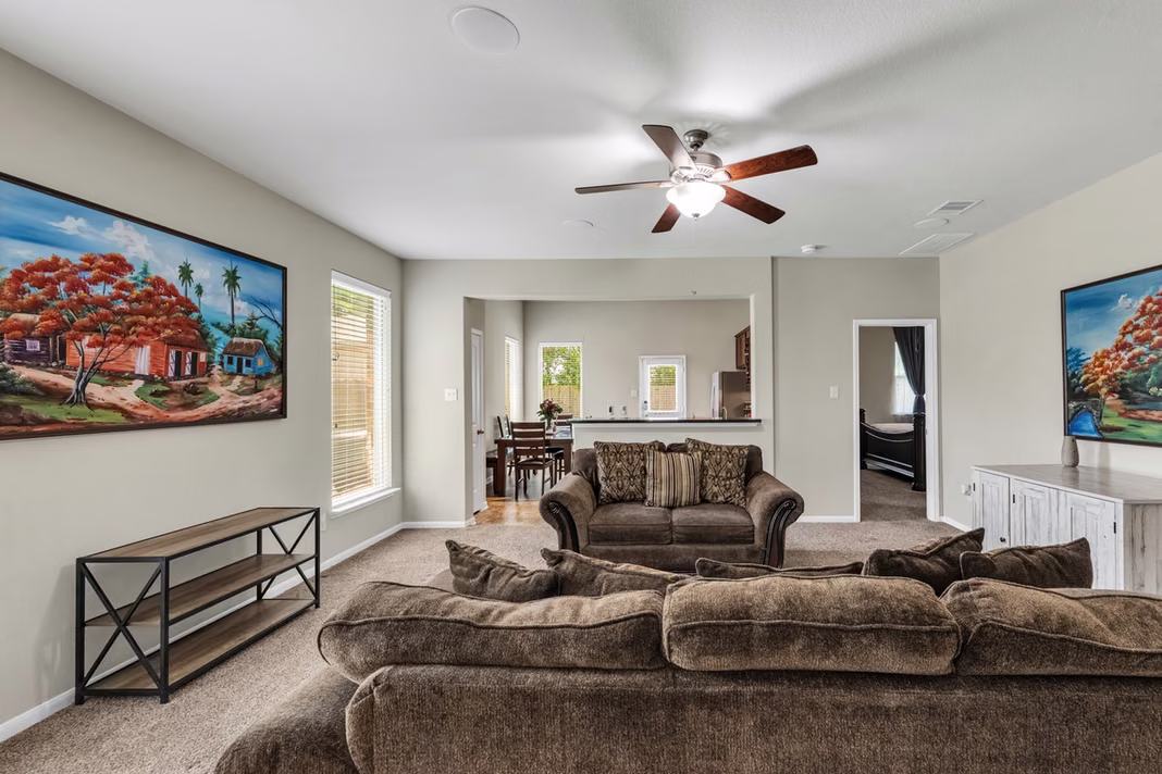 Photo 5 of 9402 Savannah Holly Drive, Houston, TX