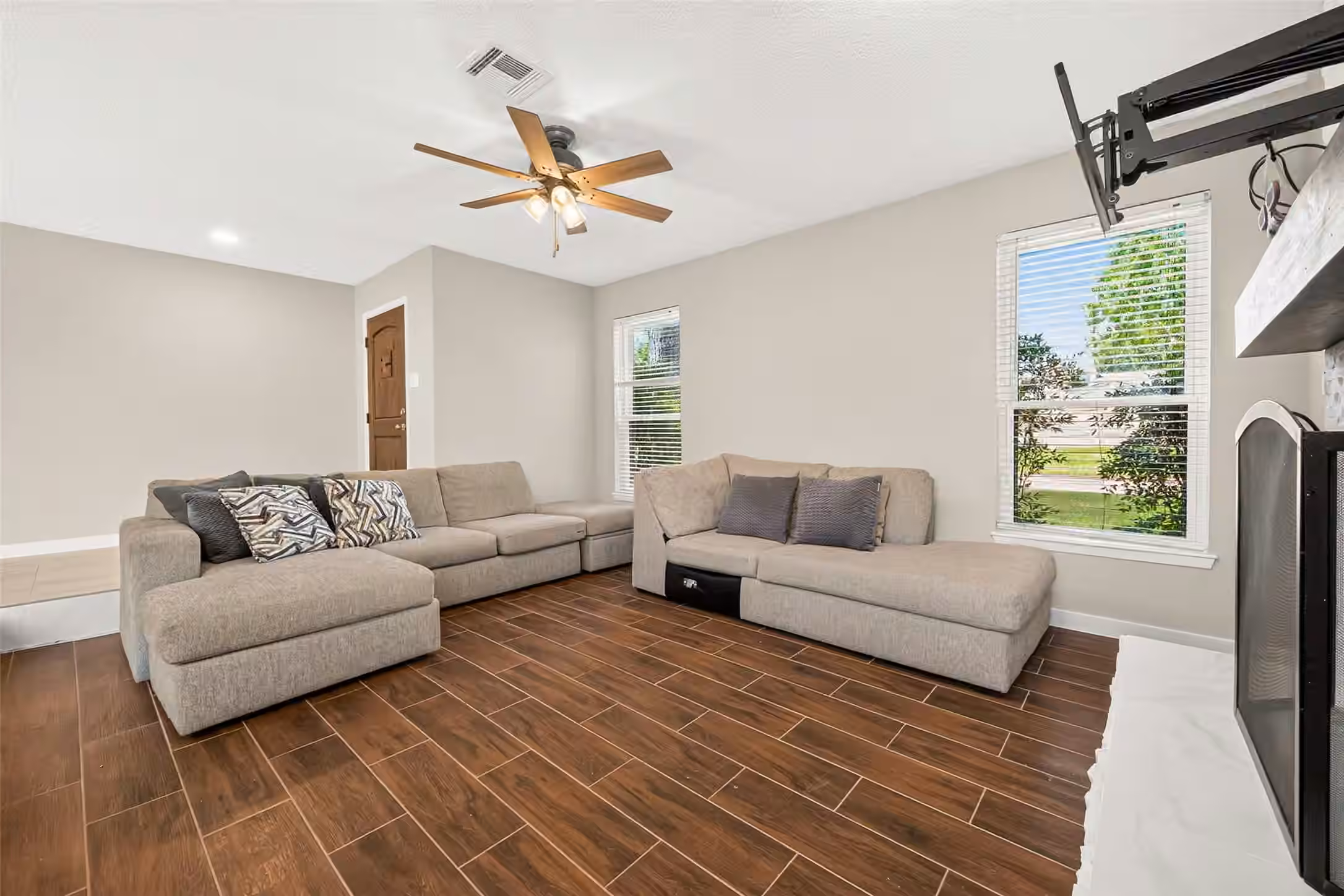 Photo 6 of 8326 Tiger Lane, Houston, TX