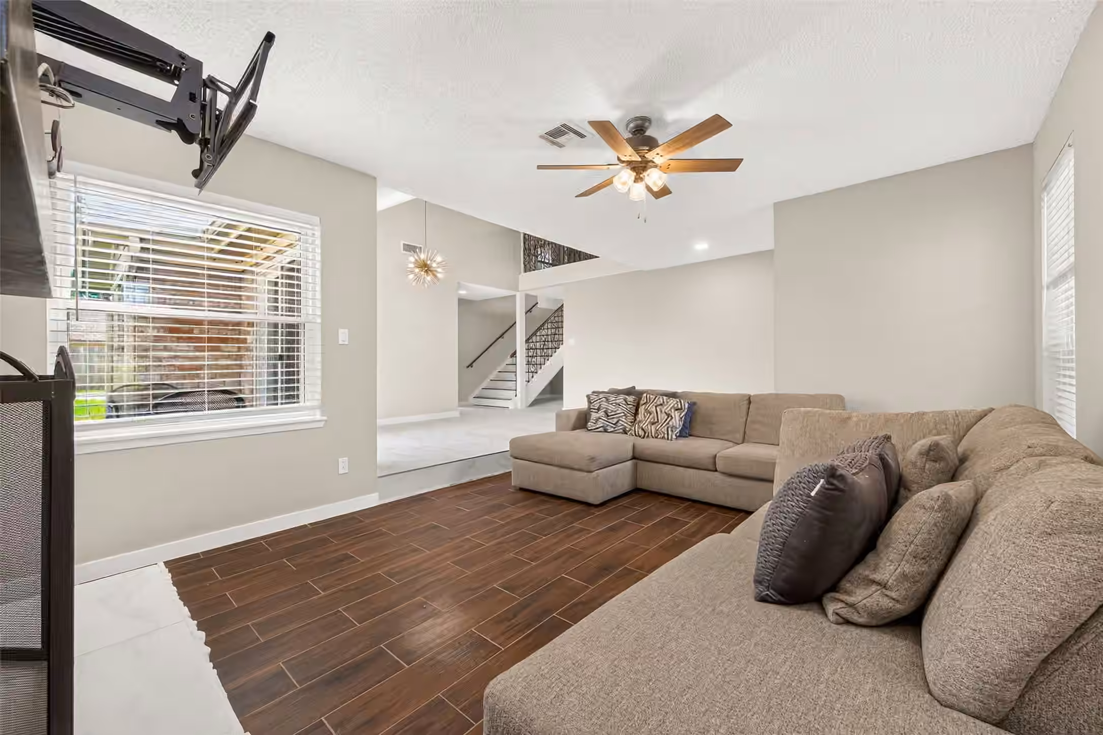 Photo 7 of 8326 Tiger Lane, Houston, TX