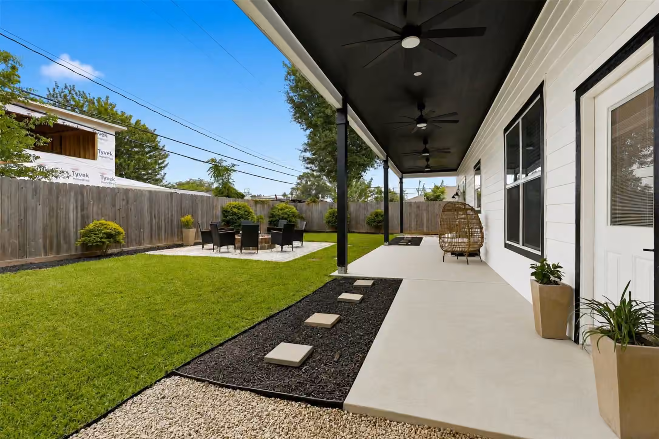 Photo 7 of 8006 Longridge Drive, Houston, TX