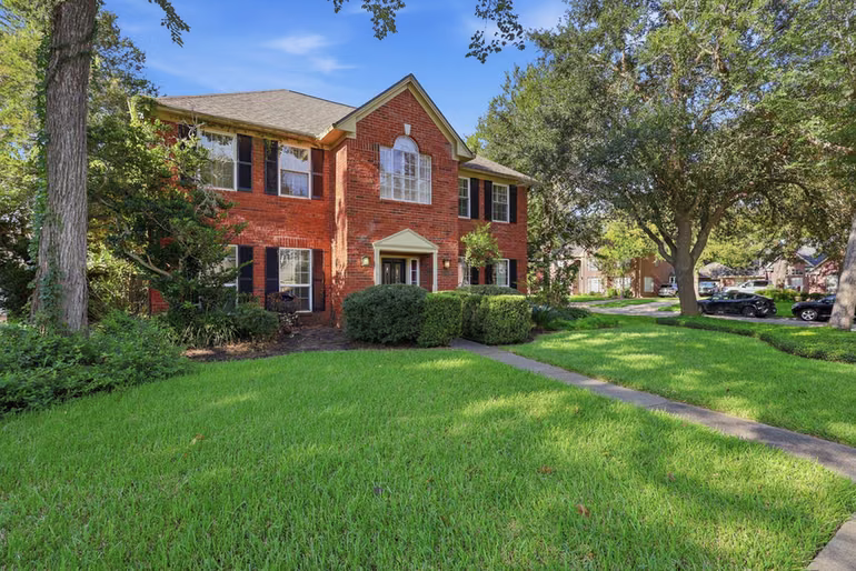 Photo 3 of 6906 Morningside Drive, Sugar Land, TX