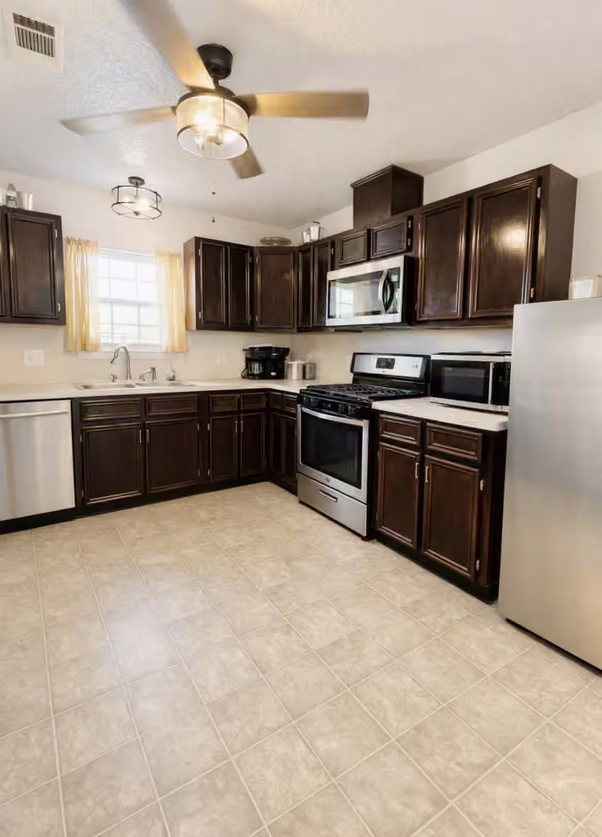 Photo 4 of 708 E 6th Street, Sweeny, TX
