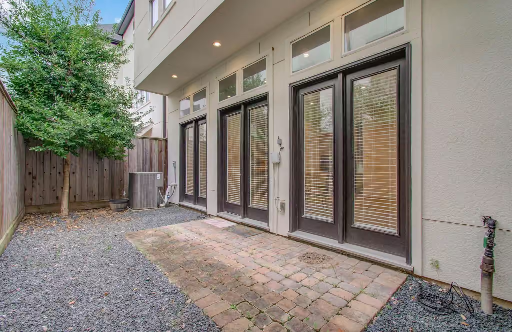 Photo 7 of 2713 Kinsley Oaks Drive, Houston, TX