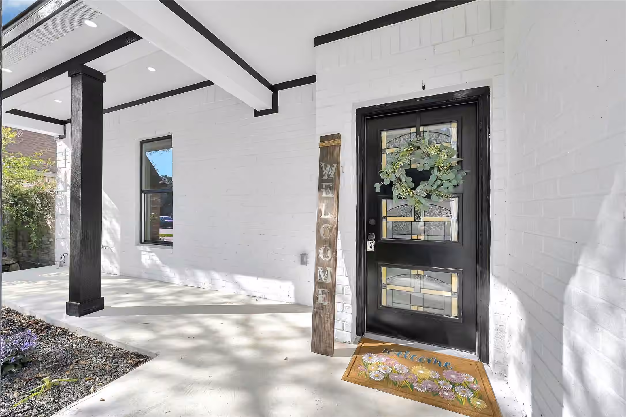 Photo 5 of 9026 Lawncliff Lane, Houston, TX